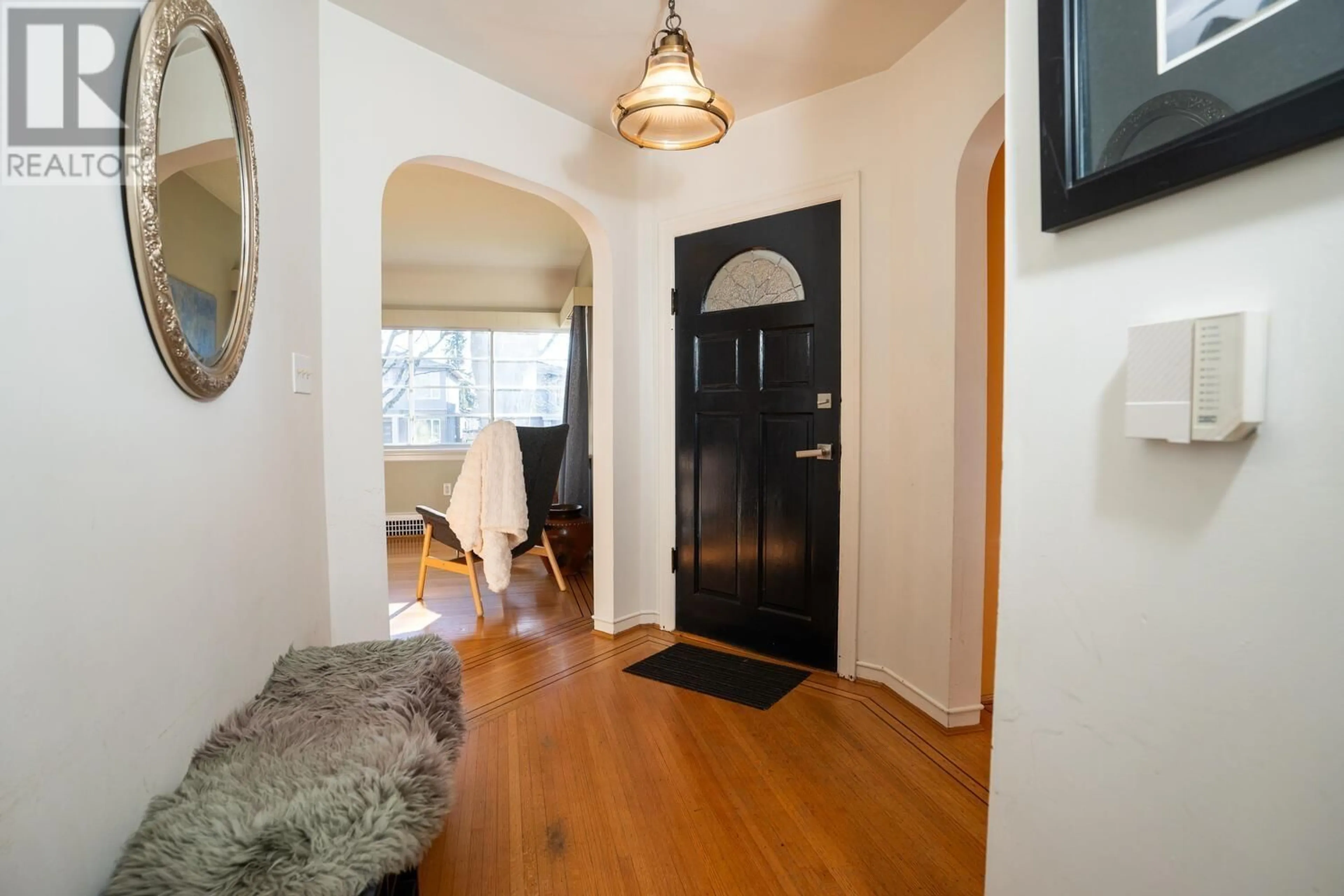 Indoor entryway for 3949 W 32ND AVENUE, Vancouver British Columbia V6S1Z4