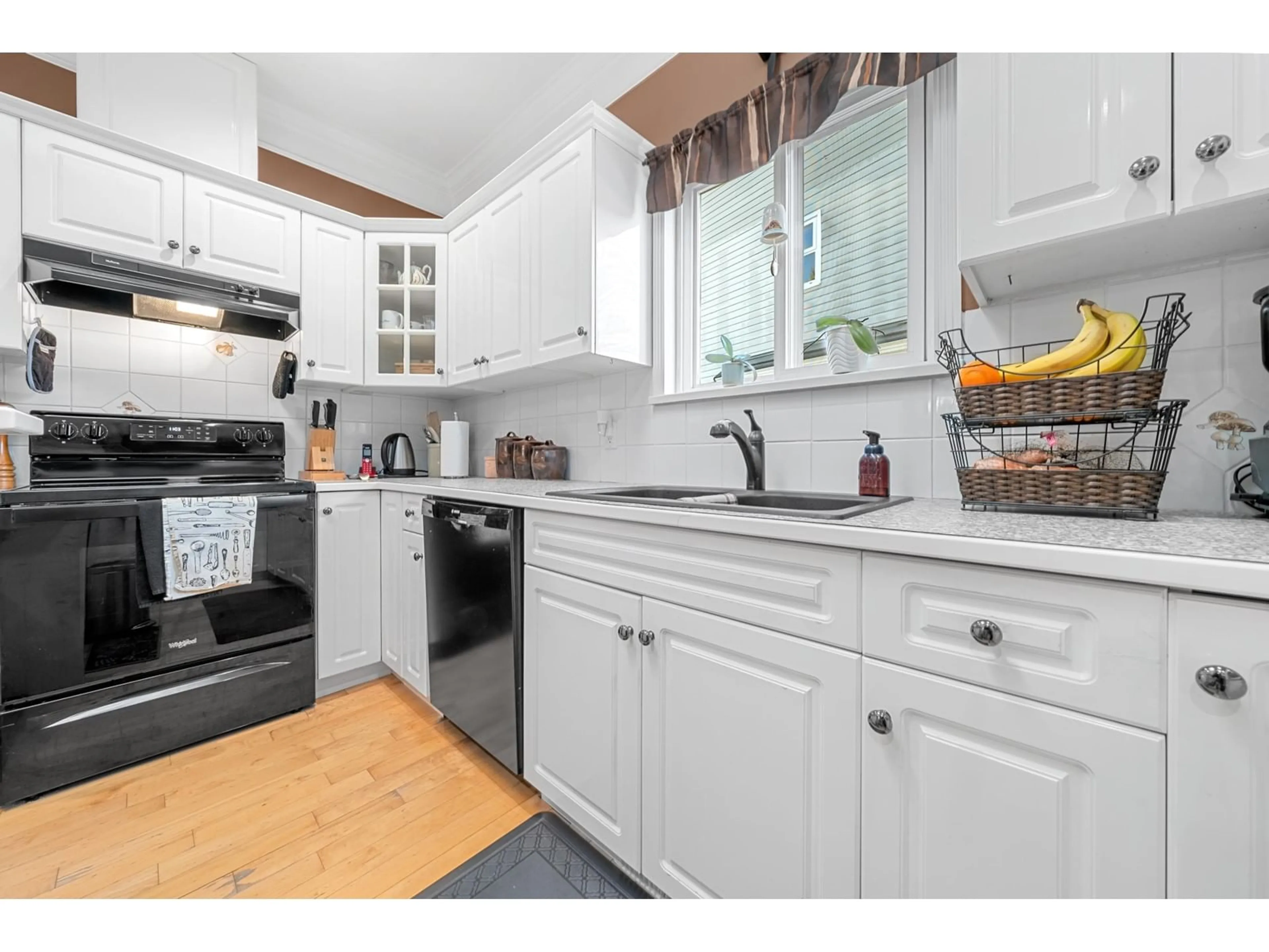 Open concept kitchen, unknown for 21055 85A AVENUE, Langley British Columbia V1M2L4