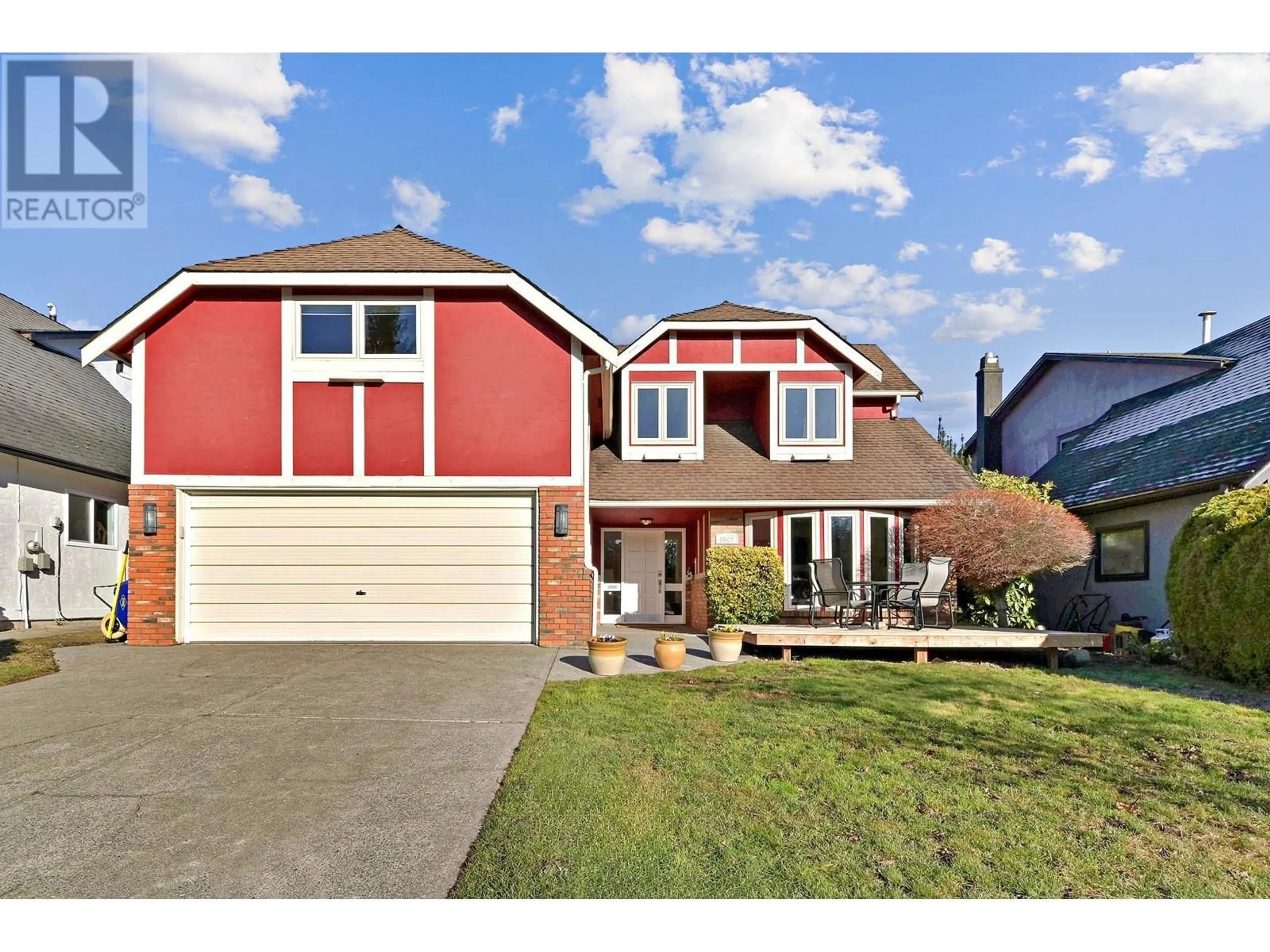 Home with vinyl exterior material, street for 5501 SUMMER WAY, Delta British Columbia V4M3Y4