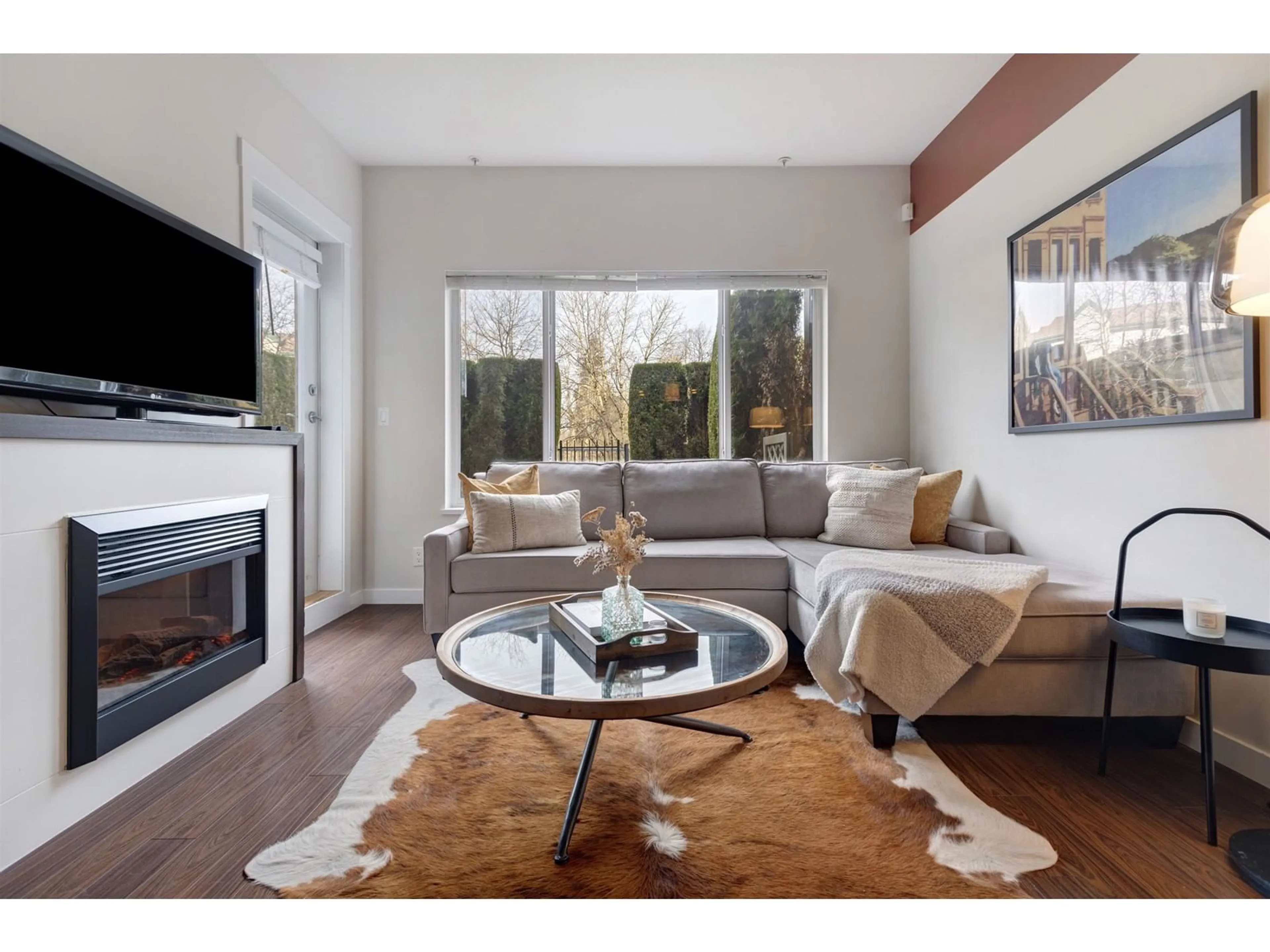 Living room with furniture, unknown for 112 2943 NELSON PLACE, Abbotsford British Columbia V2S0C8