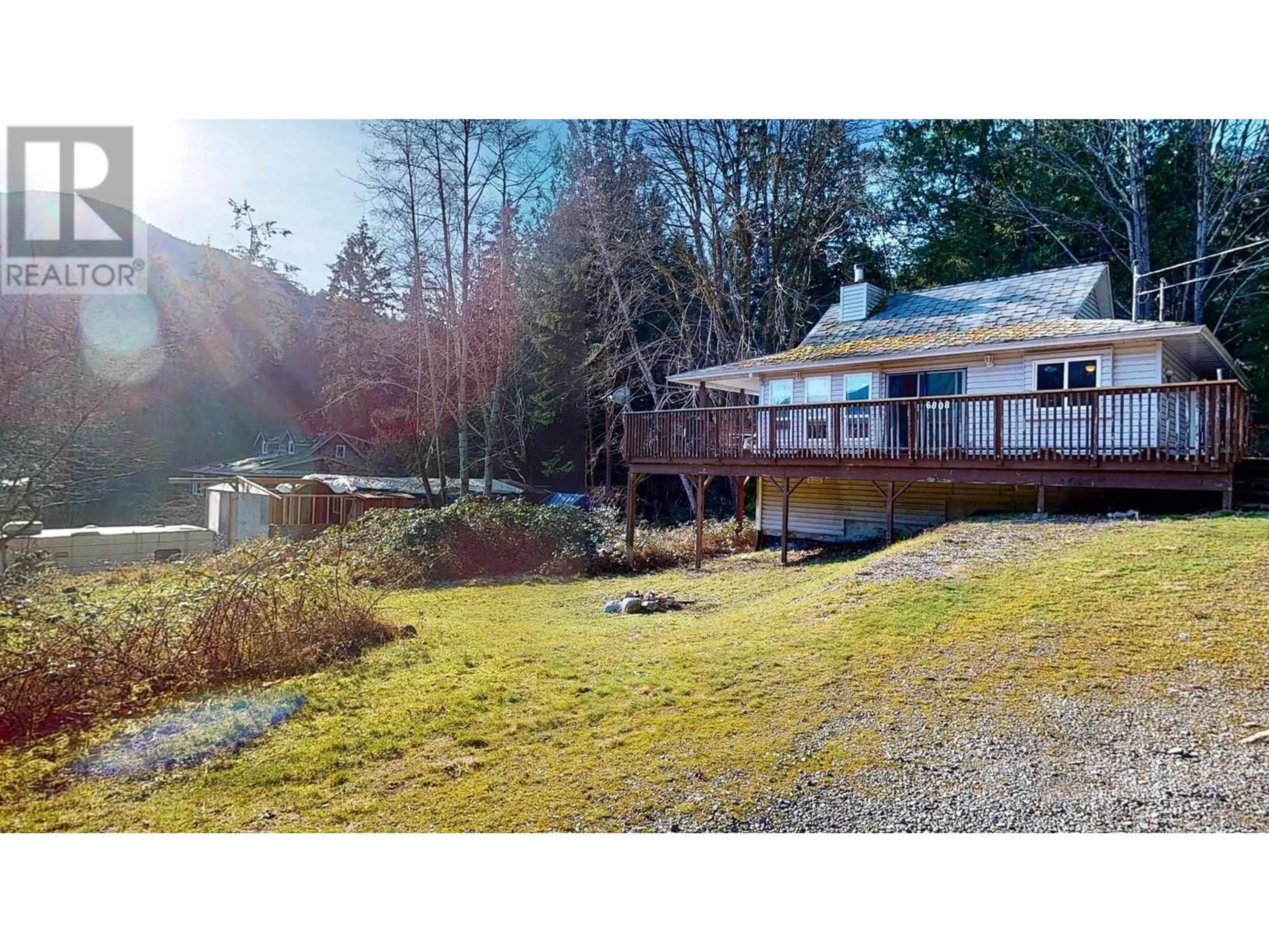 A pic from outside/outdoor area/front of a property/back of a property/a pic from drone, water/lake/river/ocean view for 6808 MAPLE ROAD, Egmont British Columbia V0N1N0