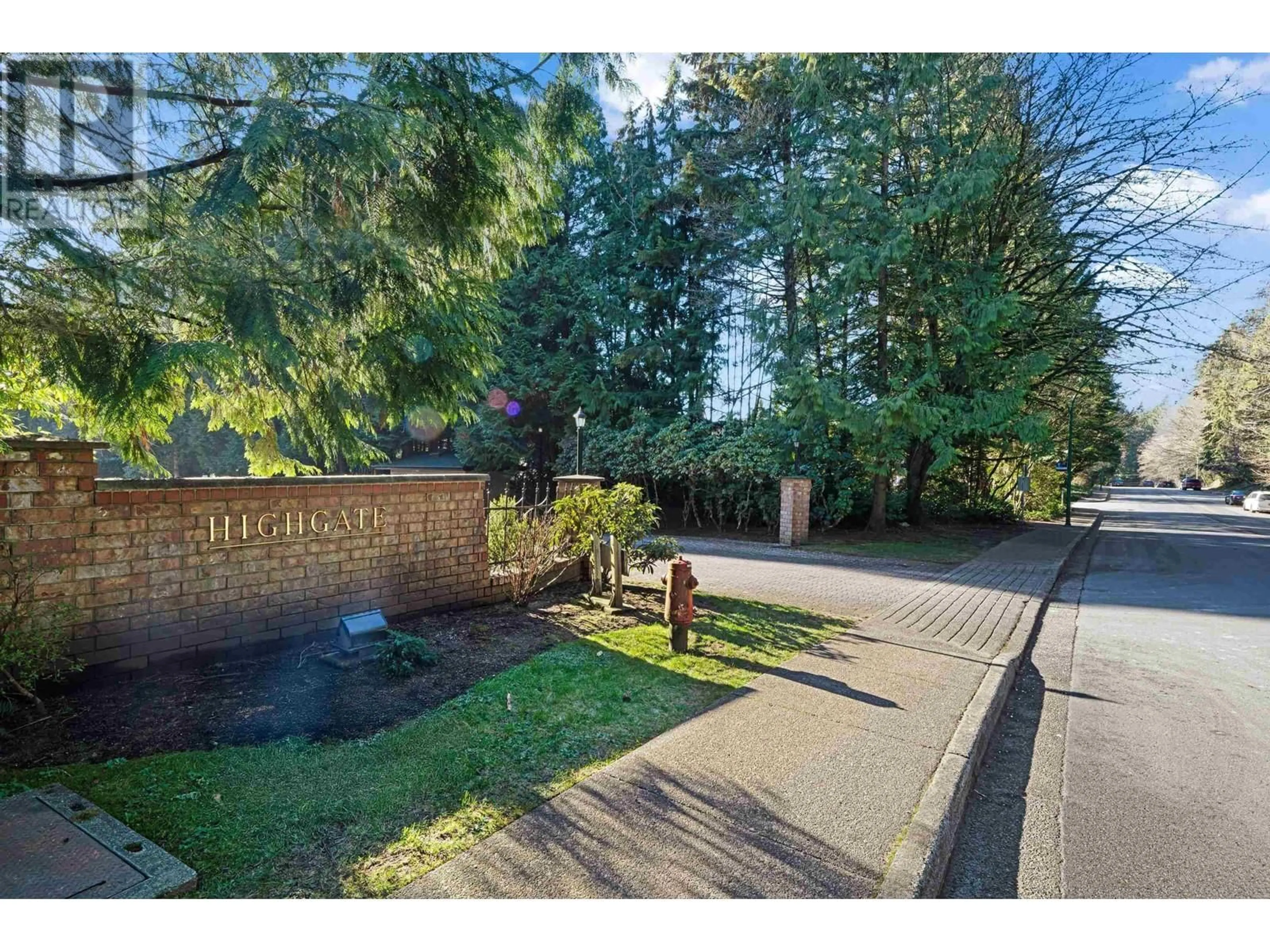 A pic from outside/outdoor area/front of a property/back of a property/a pic from drone, street for 3944 INDIAN RIVER DRIVE, North Vancouver British Columbia V7G2G9