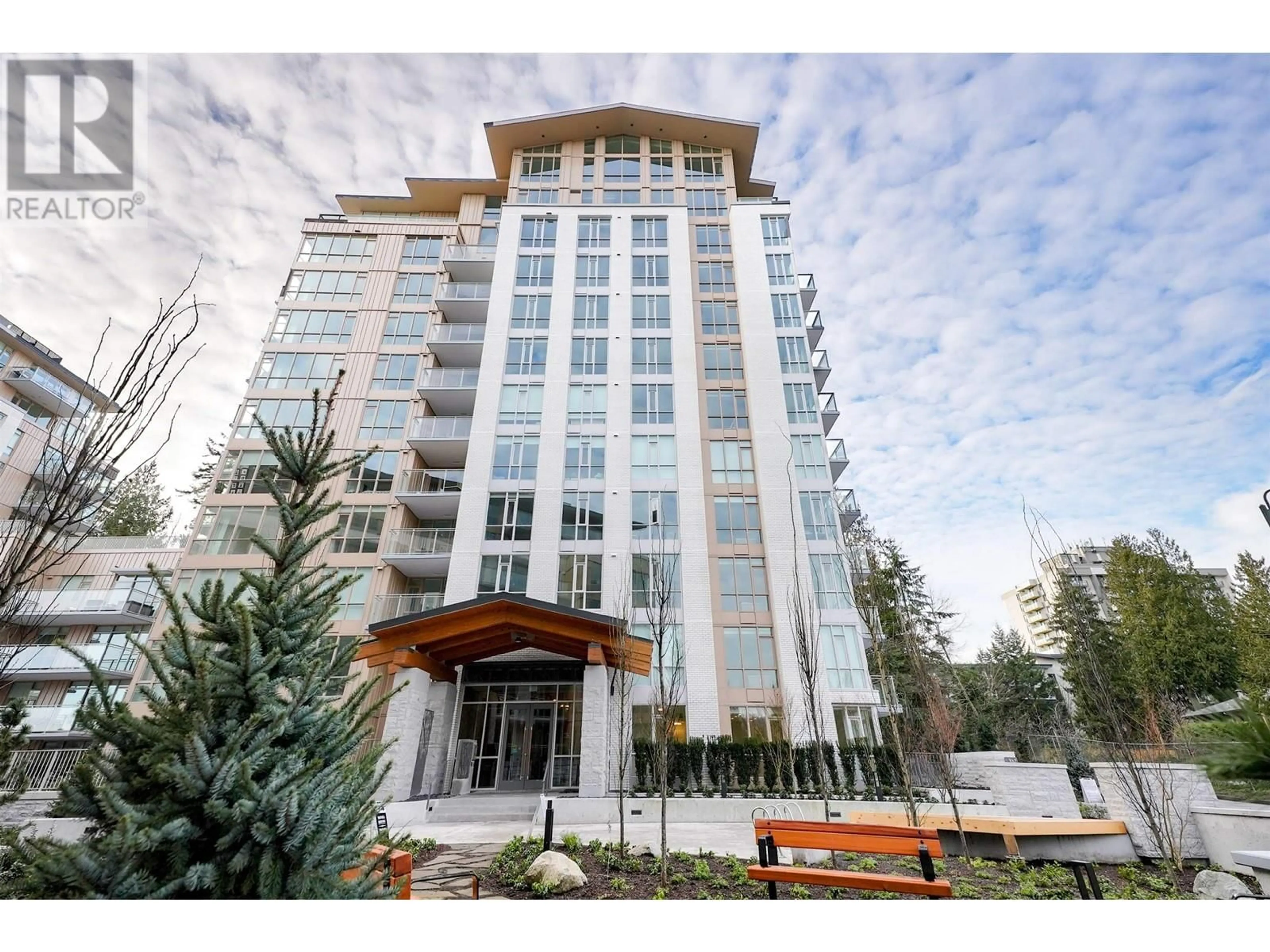 Indoor foyer for 101 2375 EMERY COURT, North Vancouver British Columbia V0V0V0