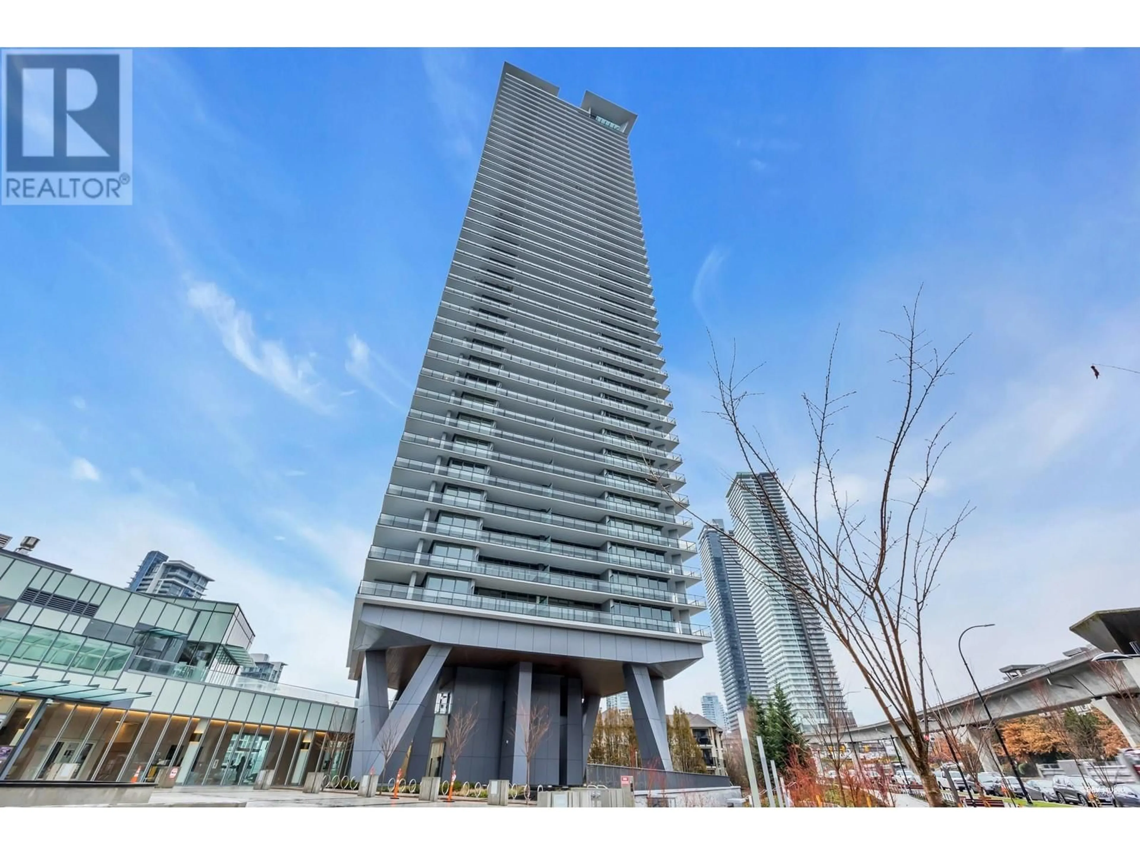 Indoor foyer for 1710 4720 LOUGHEED HIGHWAY, Burnaby British Columbia V5C0M8