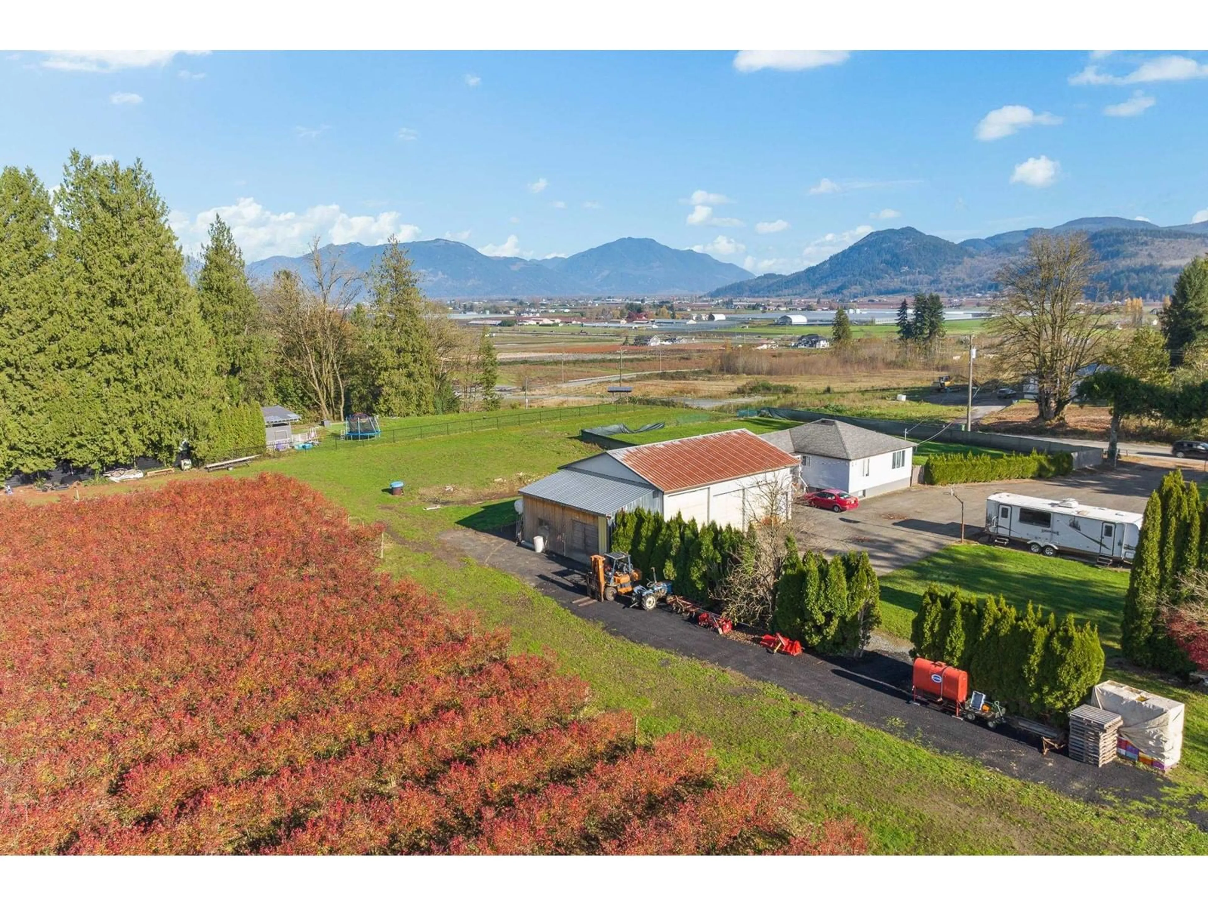 A pic from outside/outdoor area/front of a property/back of a property/a pic from drone, mountain view for 4267 SELDON ROAD, Abbotsford British Columbia V2S7T7