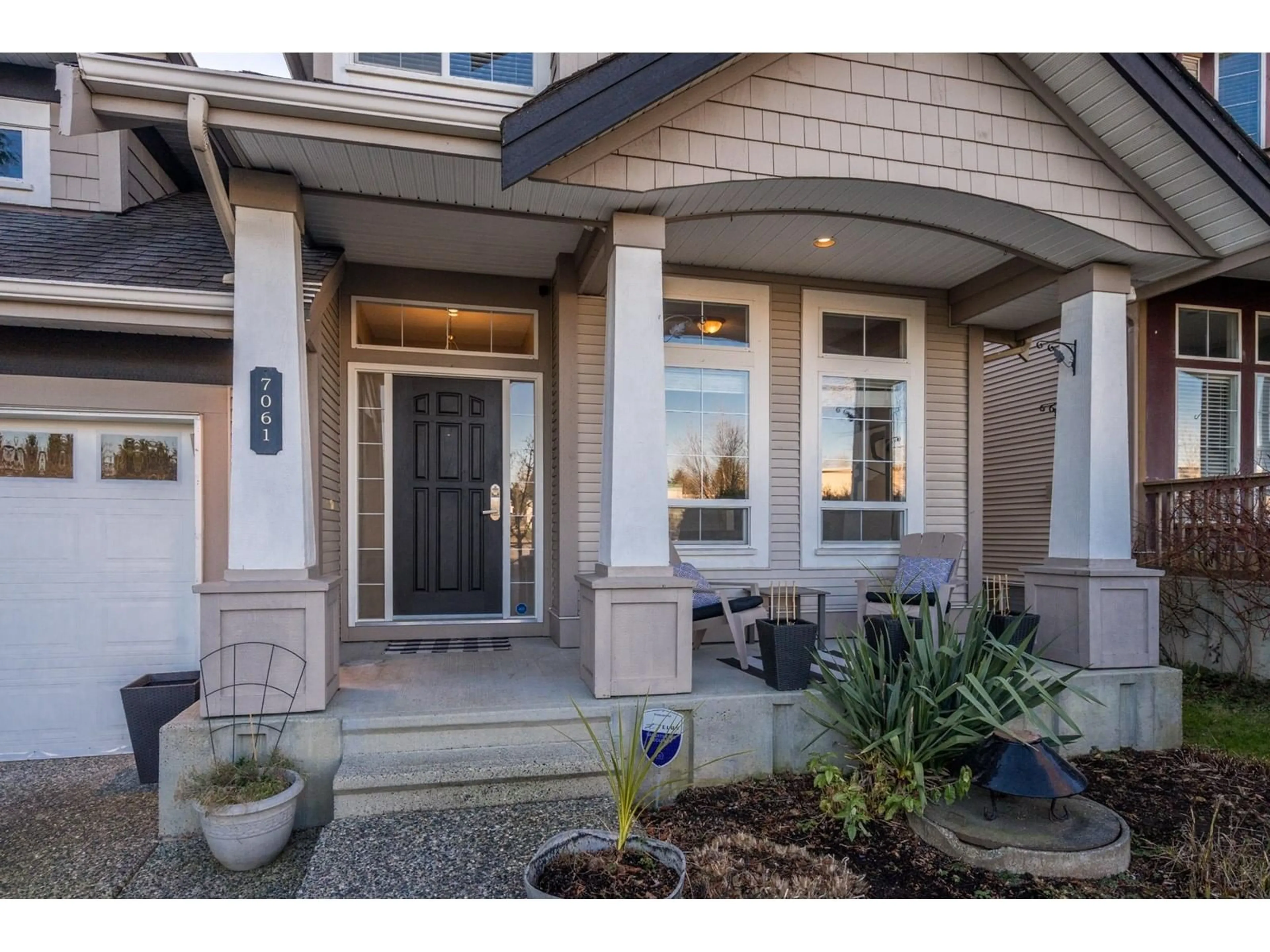 Indoor entryway for 7061 201 STREET, Langley British Columbia V2Y2Z3