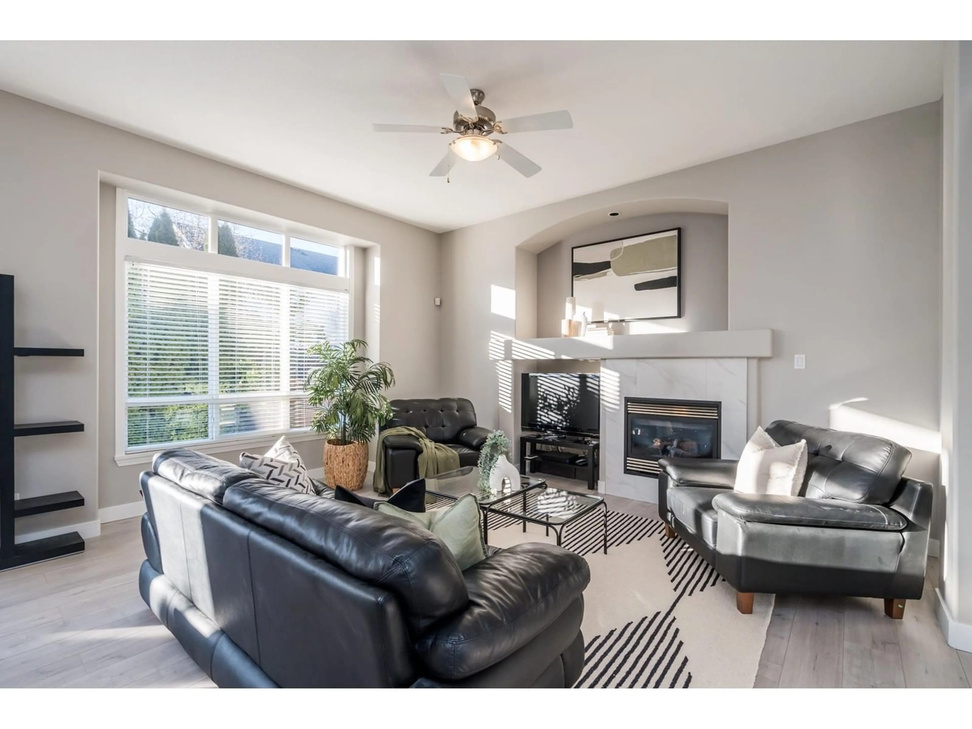 Living room with furniture, unknown for 7061 201 STREET, Langley British Columbia V2Y2Z3