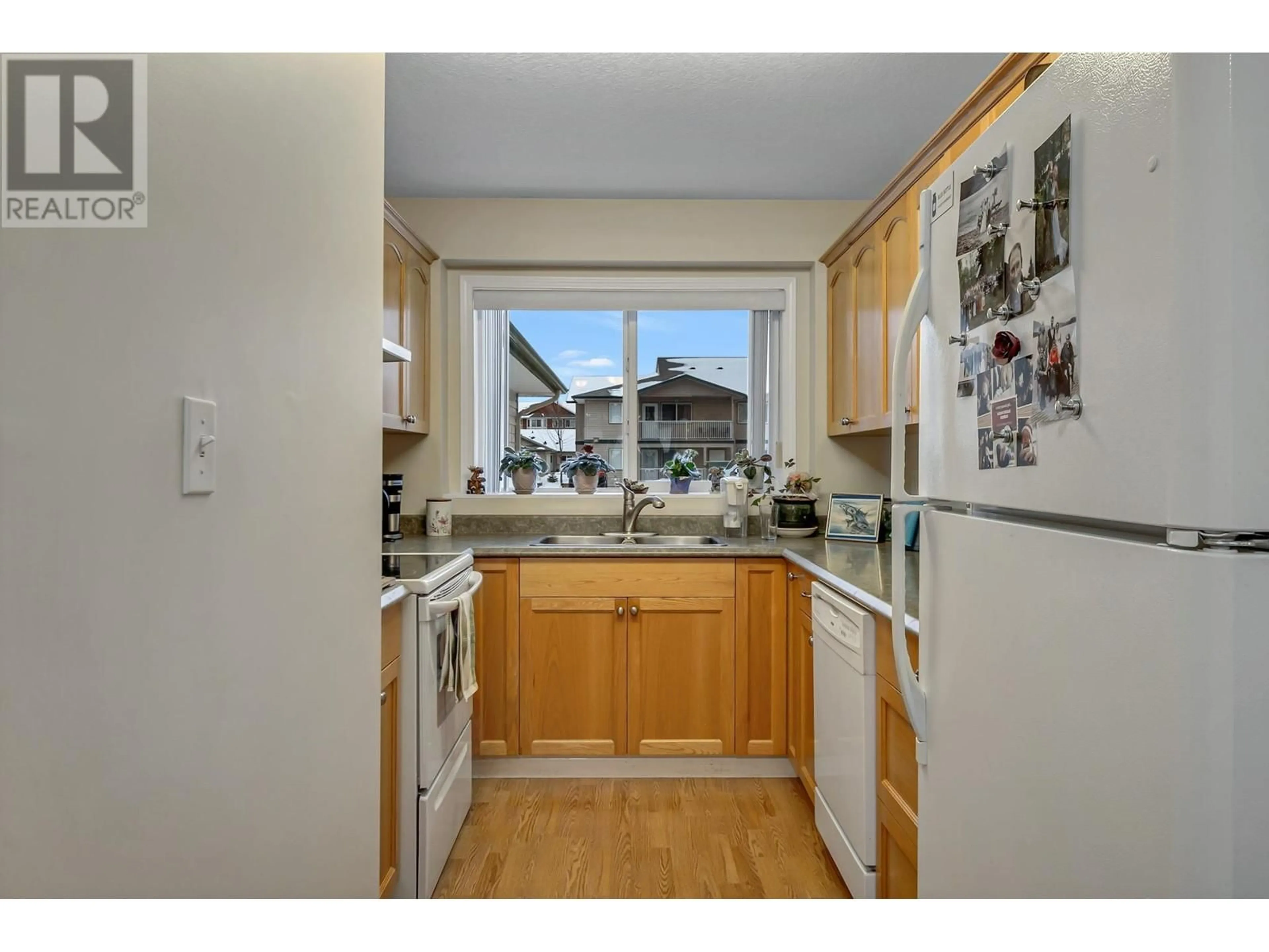 Standard kitchen, wood/laminate floor for 404 2911 FERRY AVENUE, Prince George British Columbia V2N1L3