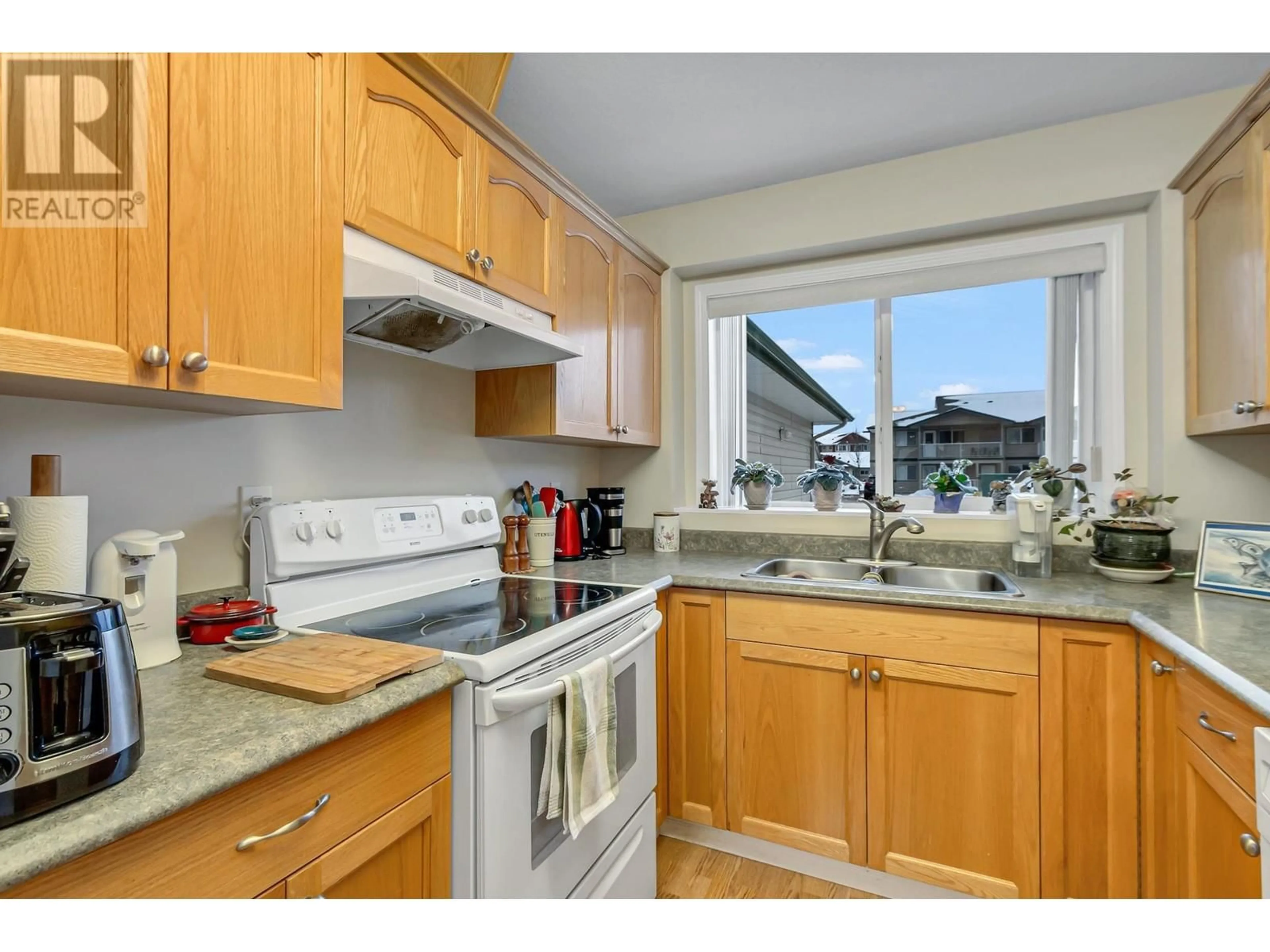 Standard kitchen, unknown for 404 2911 FERRY AVENUE, Prince George British Columbia V2N1L3