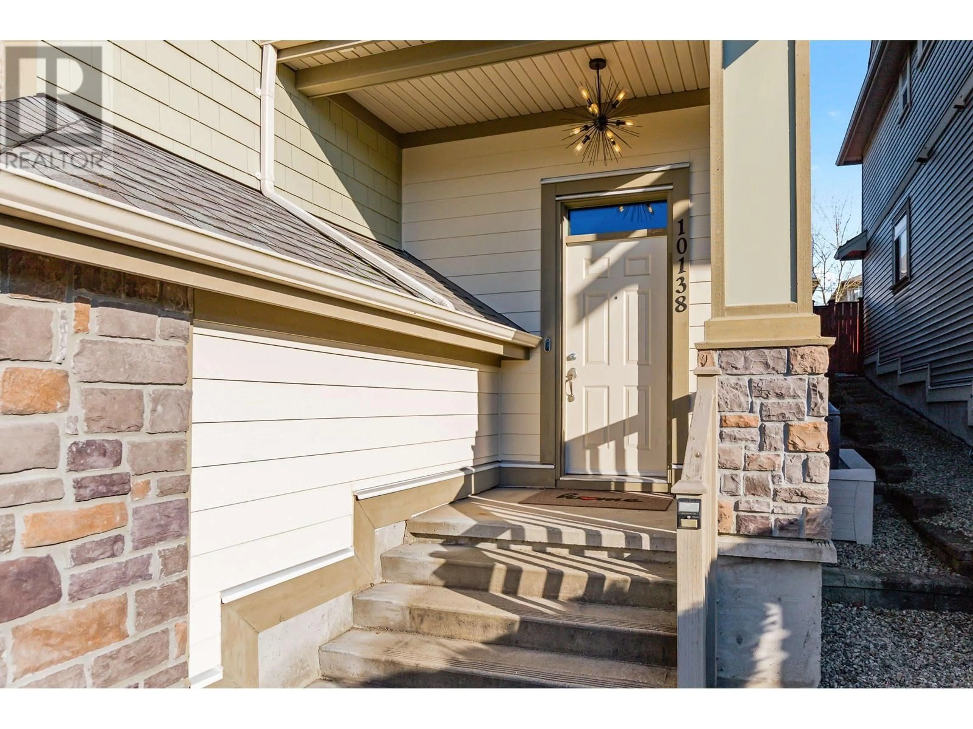 Indoor entryway for 10138 241A STREET, Maple Ridge British Columbia V2W0E6