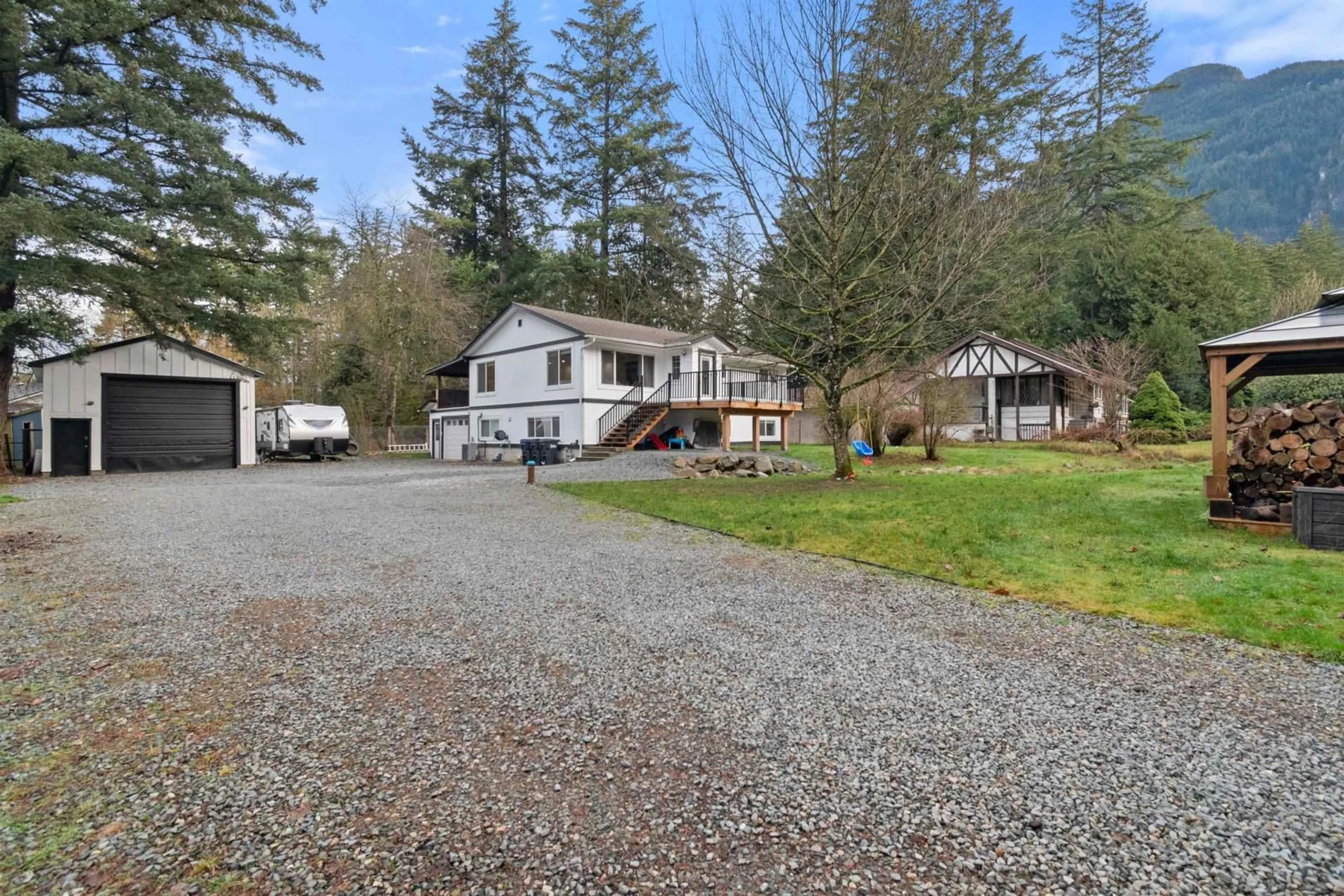 A pic from outside/outdoor area/front of a property/back of a property/a pic from drone, street for 63481 FLOOD HOPE ROAD|Hope, Hope British Columbia V0X1L2