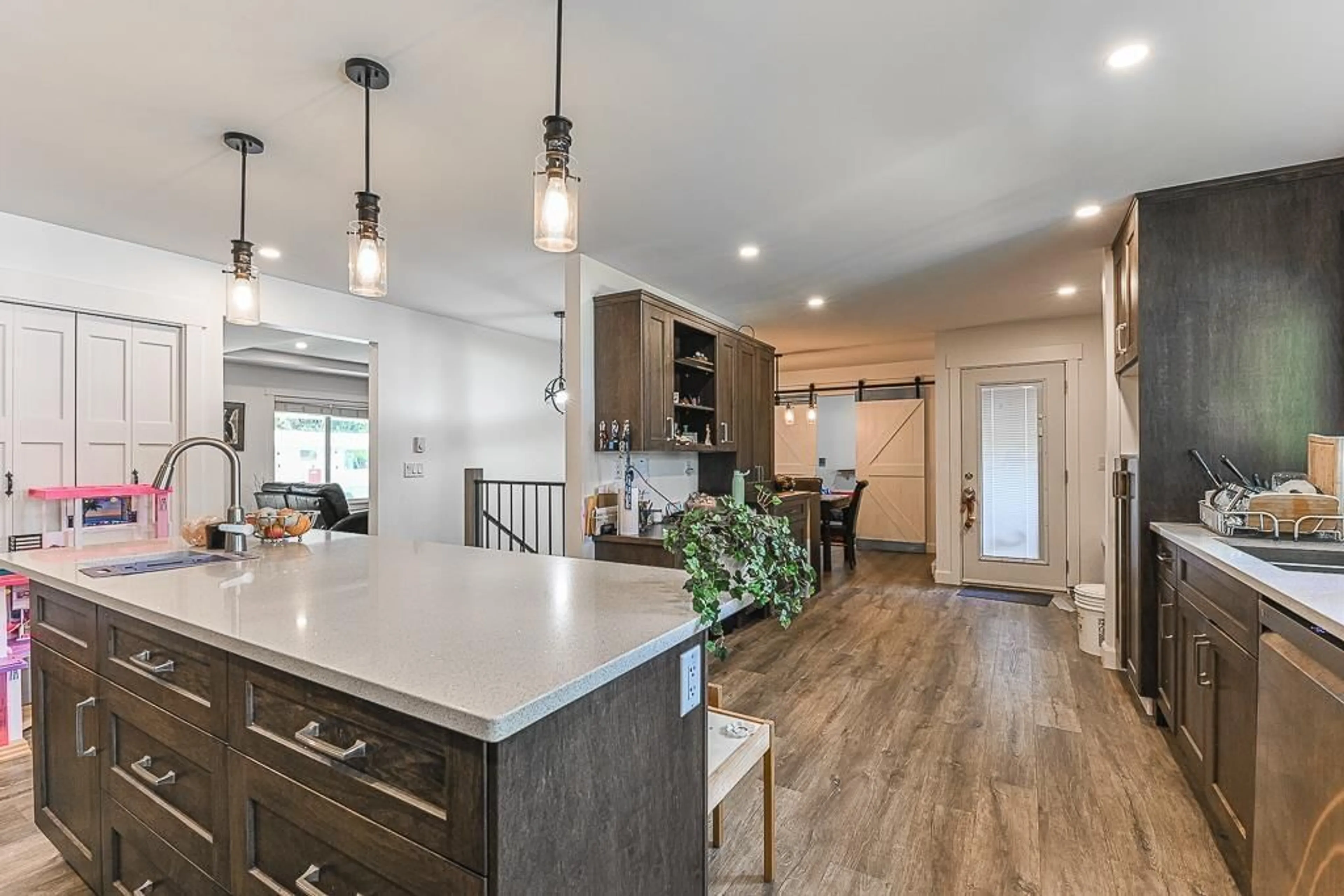 Open concept kitchen, unknown for 2152 MAYWOOD COURT, Abbotsford British Columbia V2S4Z1