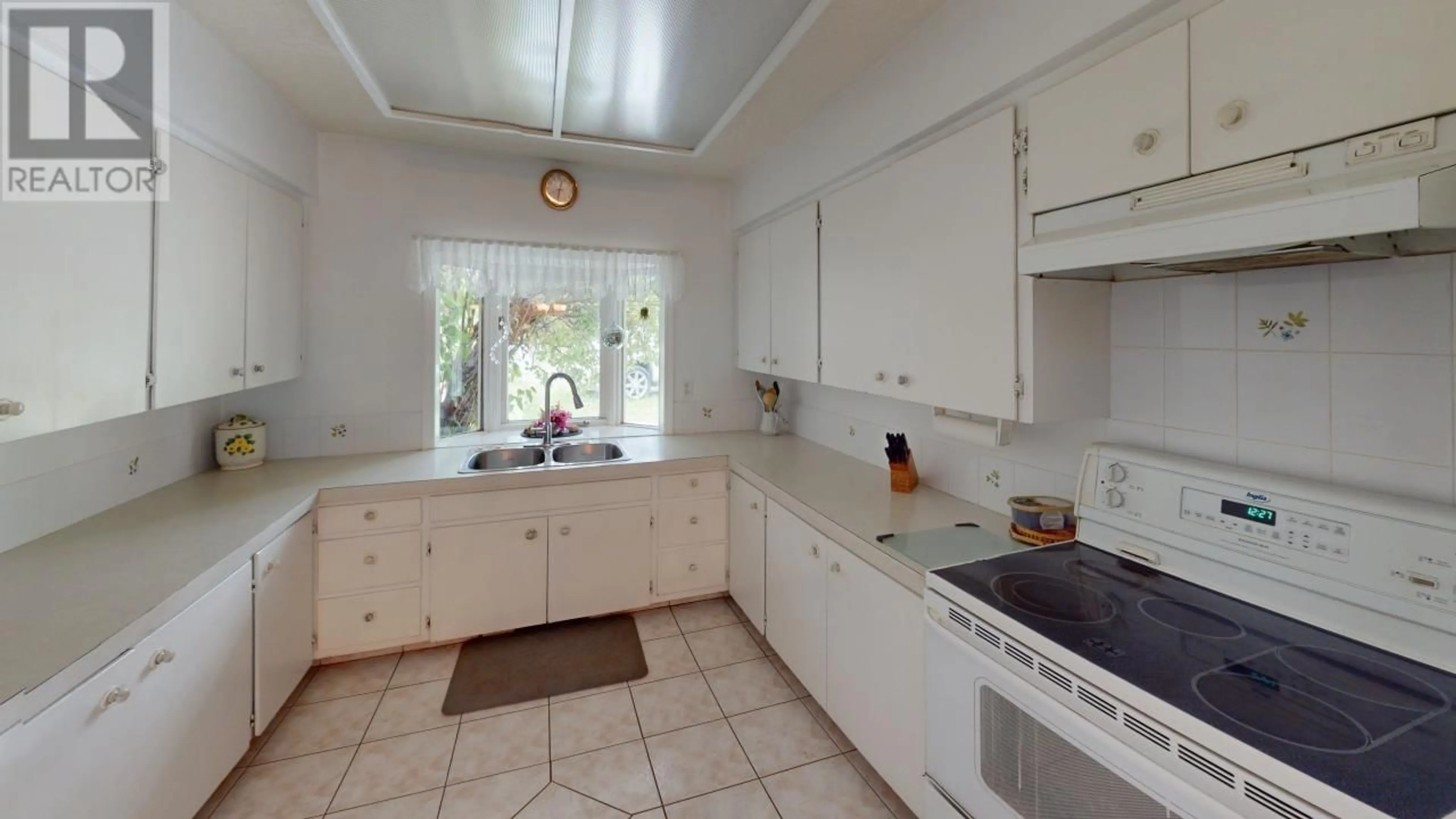 Standard kitchen, unknown for 11404 85 AVENUE, Fort St. John British Columbia V1J0G9