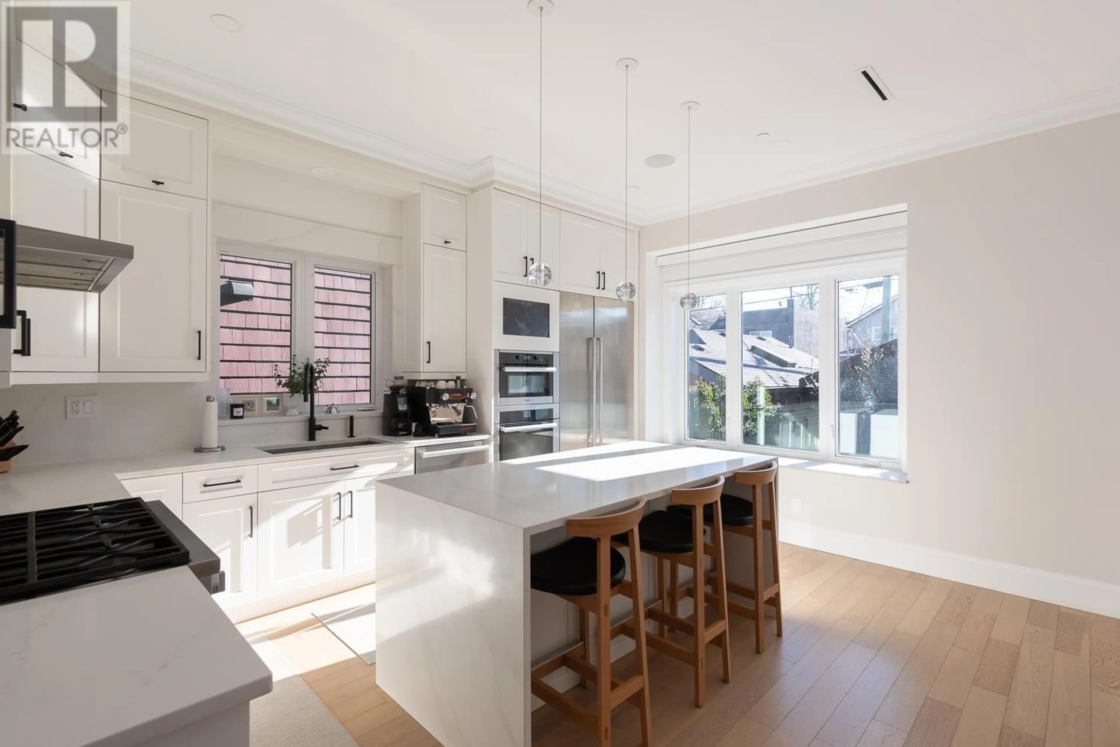 Open concept kitchen, unknown for 852 W 18TH AVENUE, Vancouver British Columbia V5Z1W3