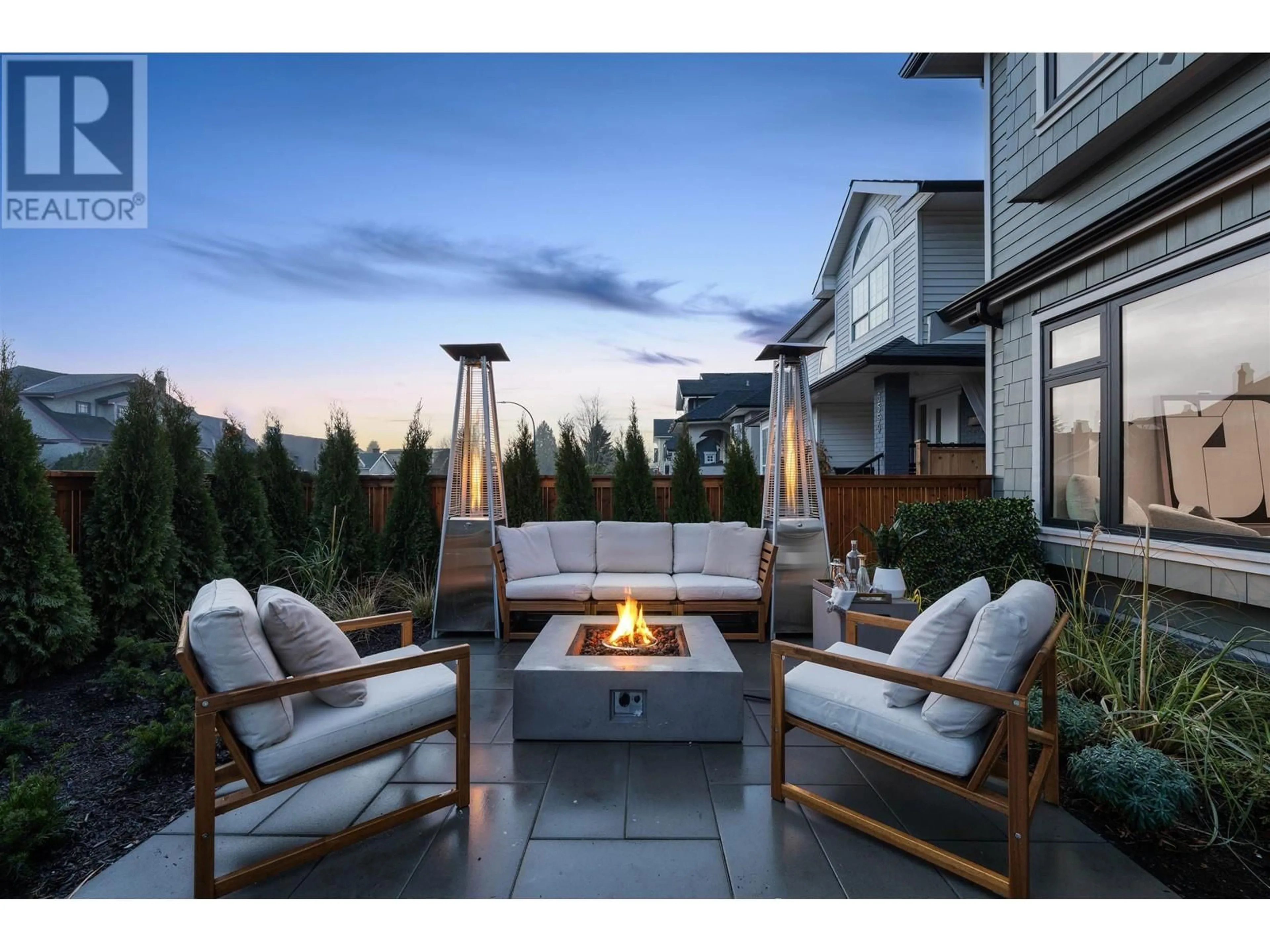 Patio, mountain view for 1 3565 TRIUMPH STREET, Vancouver British Columbia V5K1V2