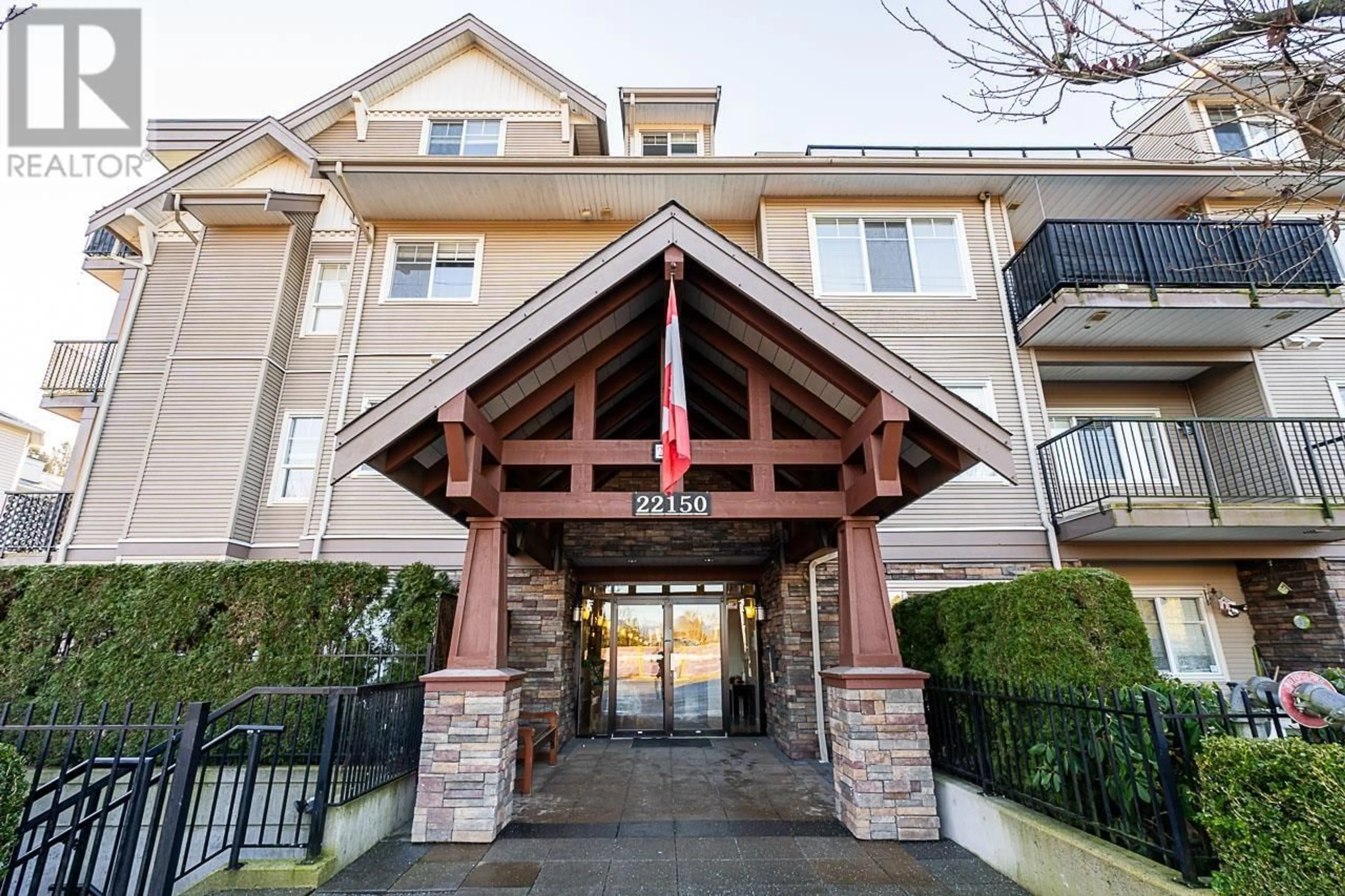 Indoor foyer for 402 22150 DEWDNEY TRUNK ROAD, Maple Ridge British Columbia V2X3H6