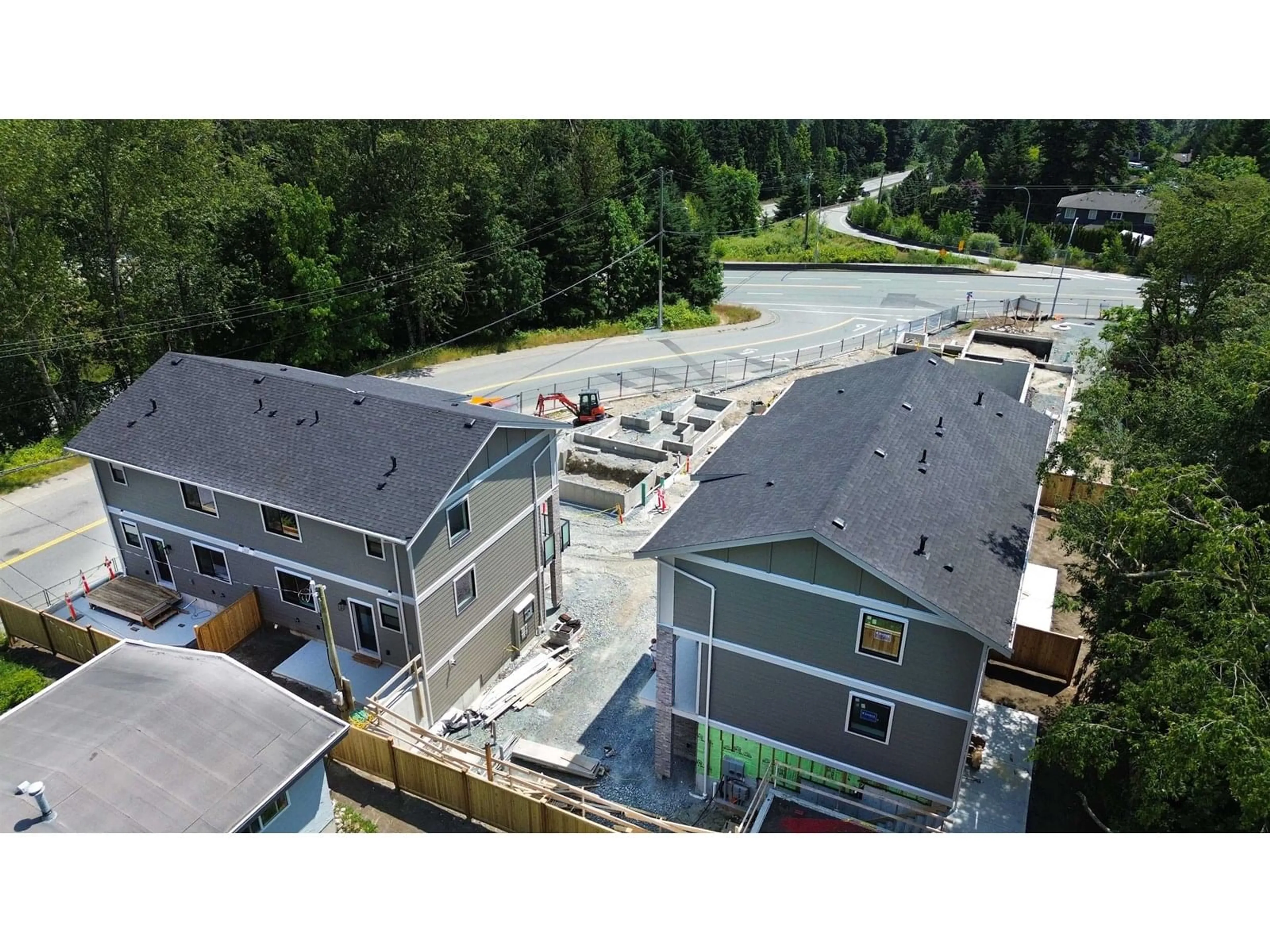 A pic from outside/outdoor area/front of a property/back of a property/a pic from drone, water/lake/river/ocean view for 2473 BECK, Abbotsford British Columbia V2S4S3