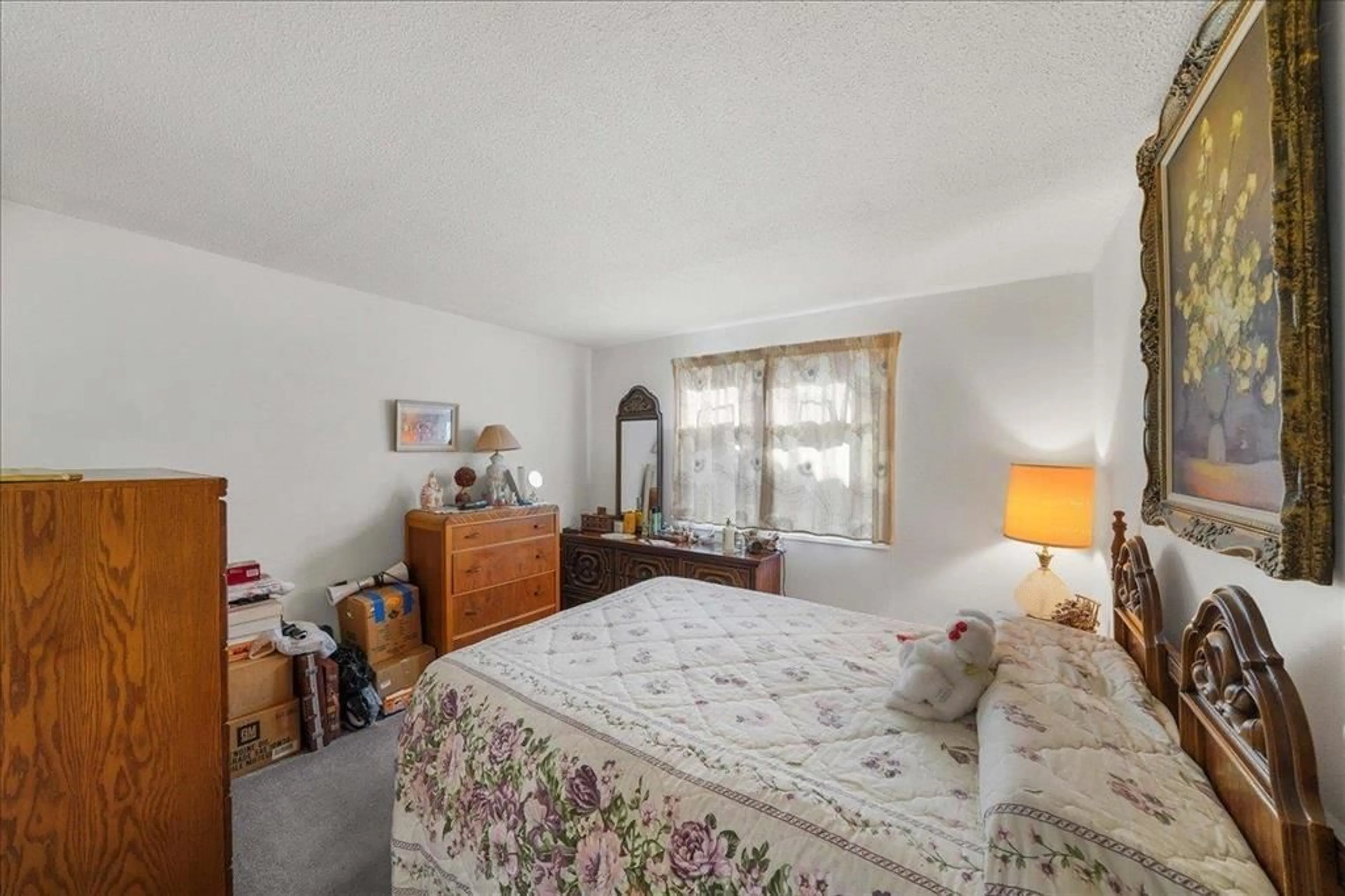 A pic of a room for 31951 HILLCREST AVENUE, Mission British Columbia V2V1K8