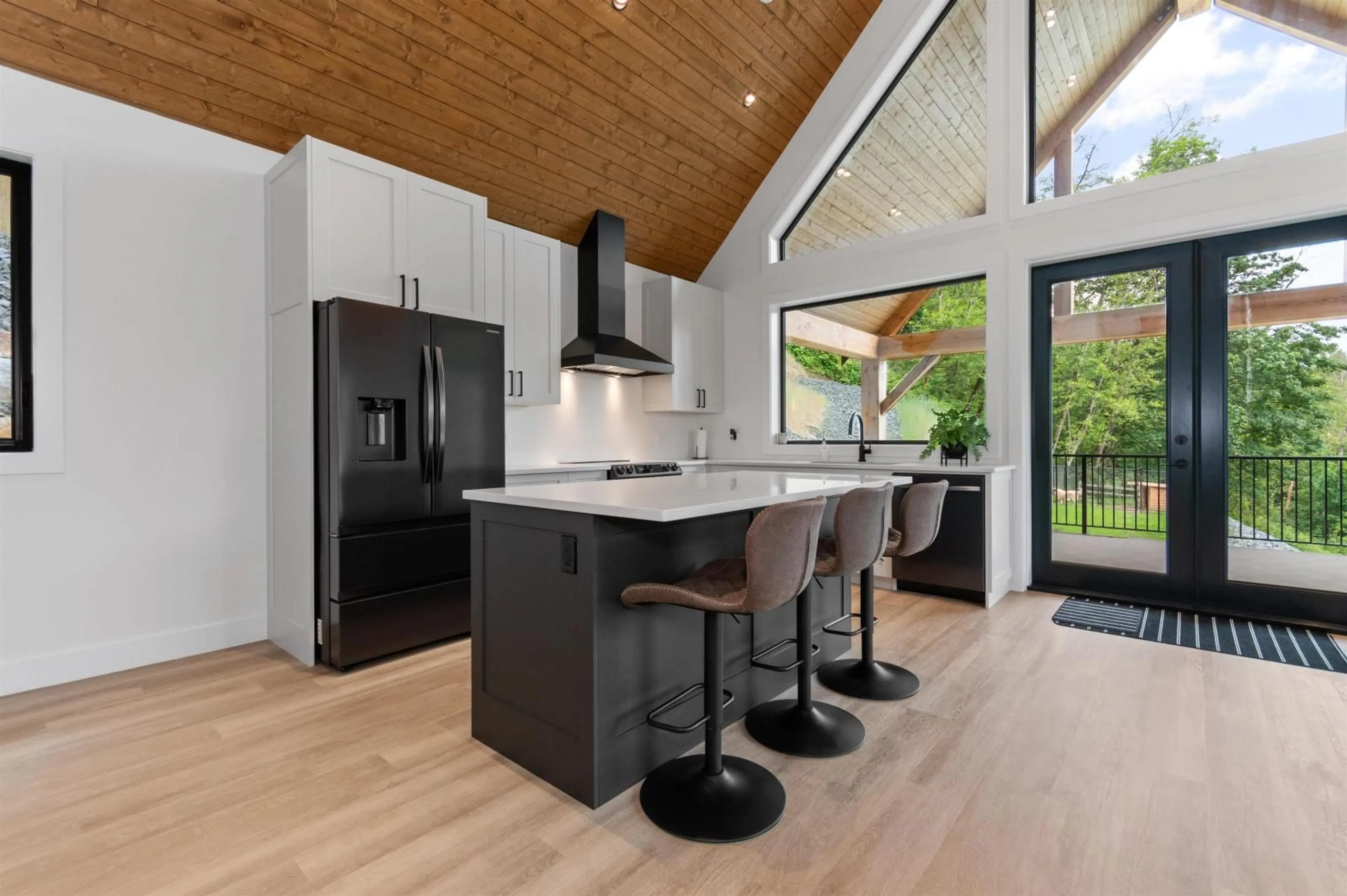 Contemporary kitchen, unknown for 48843 ELK VIEW ROAD|Ryder Lake, Chilliwack British Columbia V4Z1G7