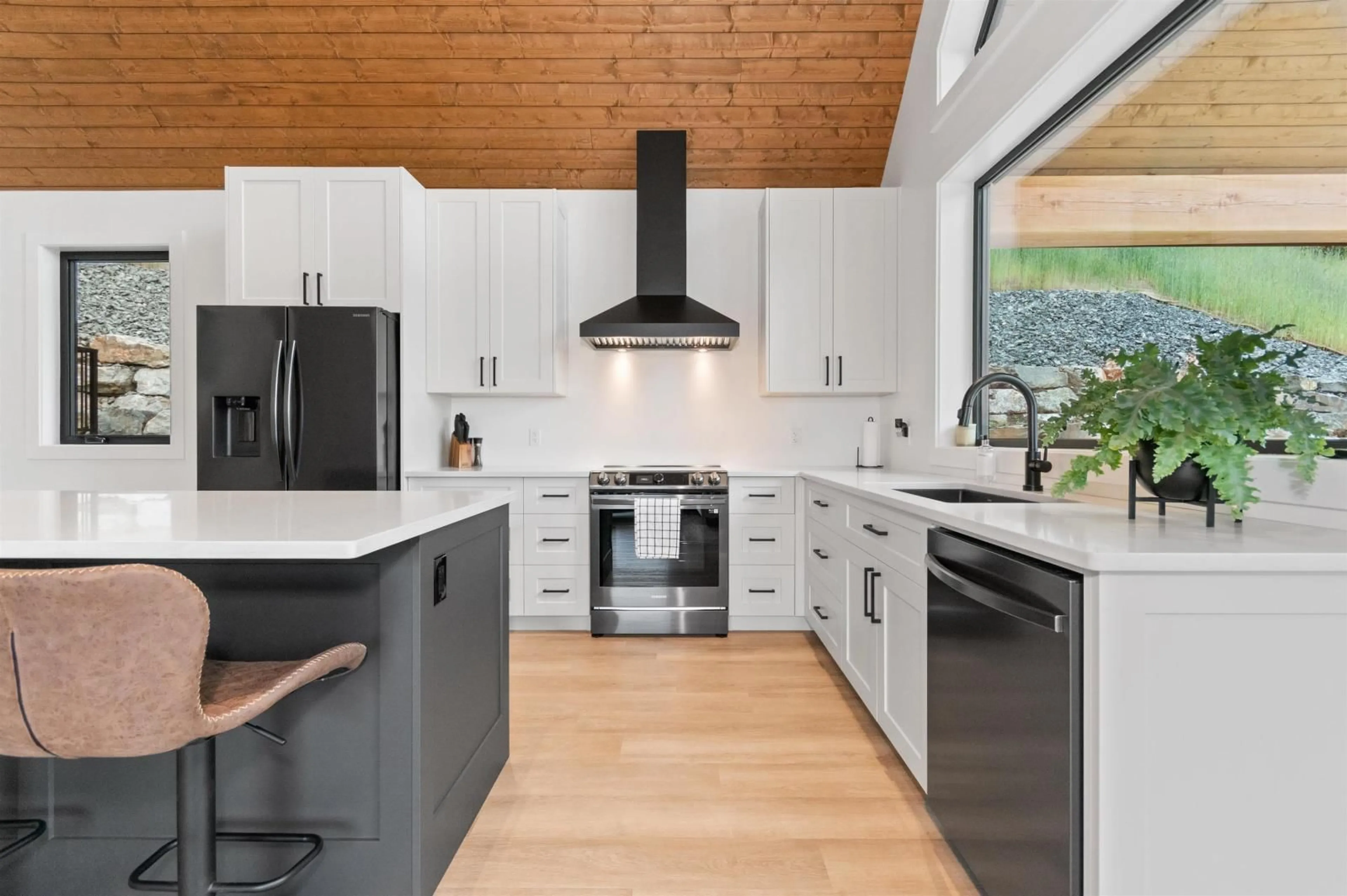 Contemporary kitchen, unknown for 48843 ELK VIEW ROAD|Ryder Lake, Chilliwack British Columbia V4Z1G7