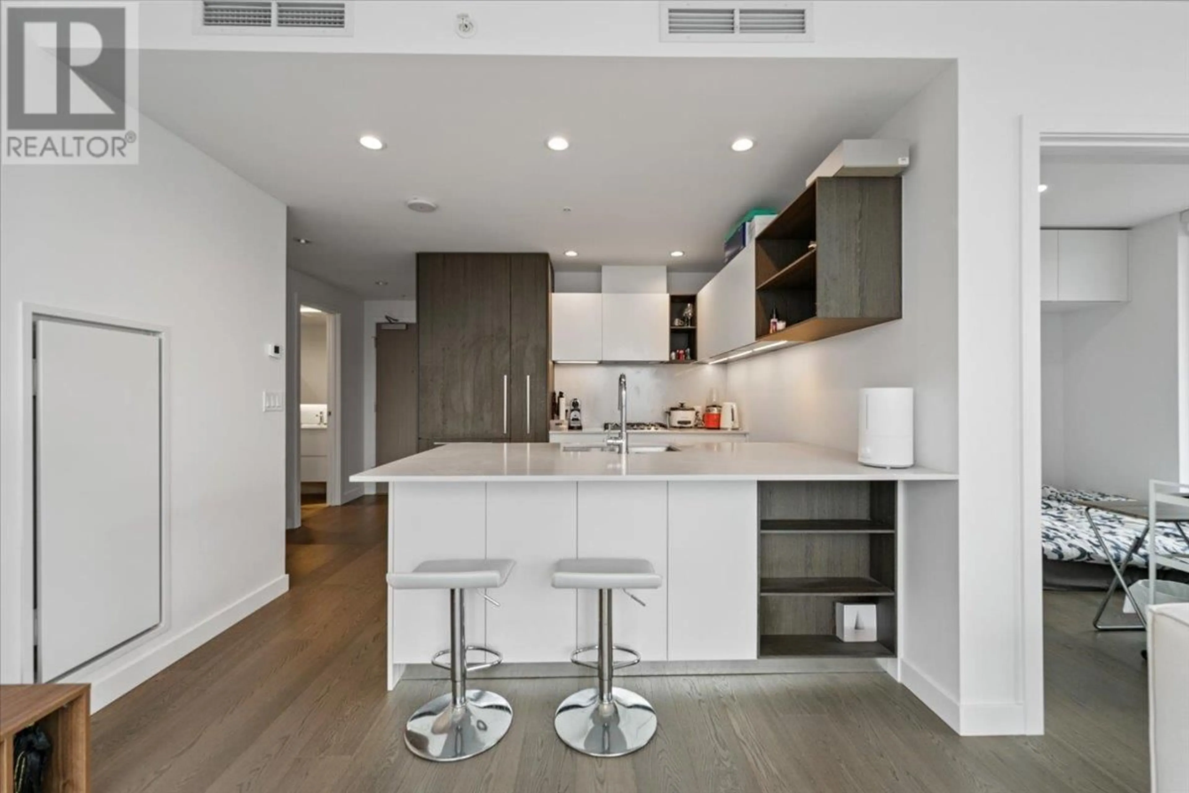 Open concept kitchen, unknown for 3302 6000 MCKAY AVENUE, Burnaby British Columbia V5H0K2