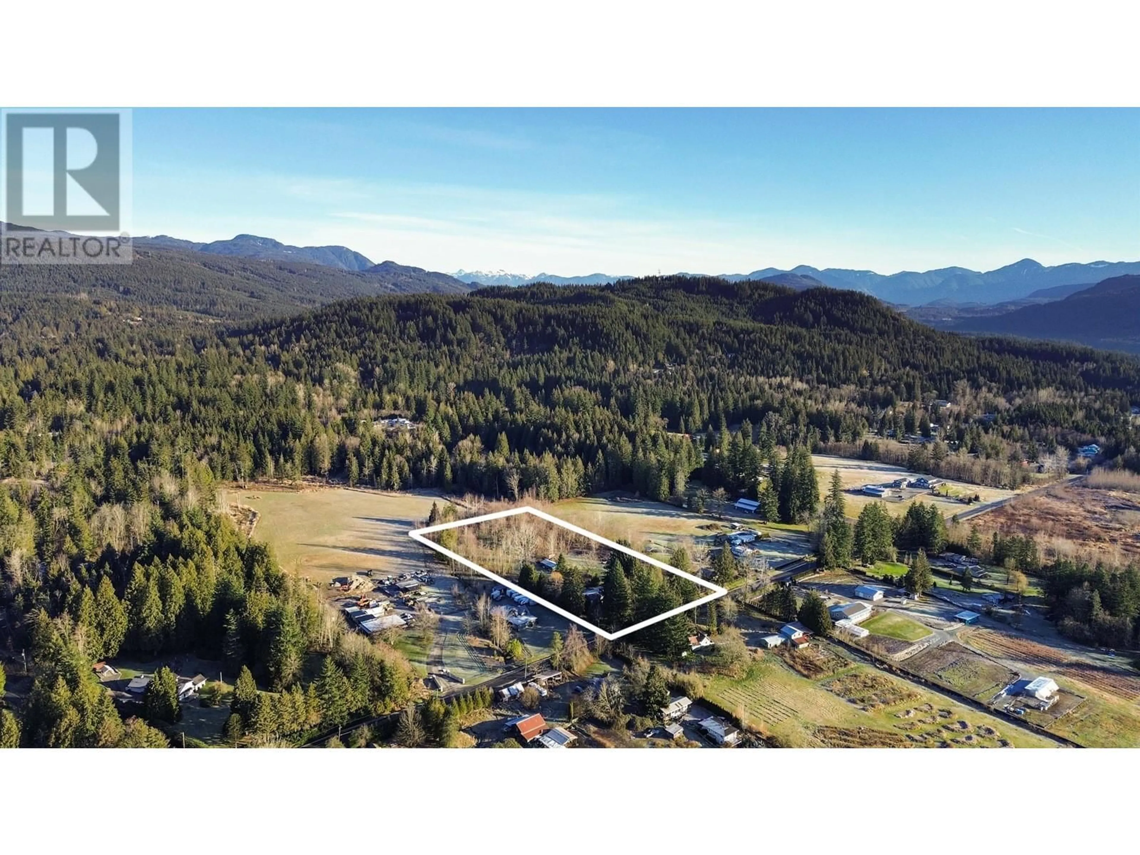 A pic from outside/outdoor area/front of a property/back of a property/a pic from drone, mountain view for 28263 108 AVENUE, Maple Ridge British Columbia V2W1T5