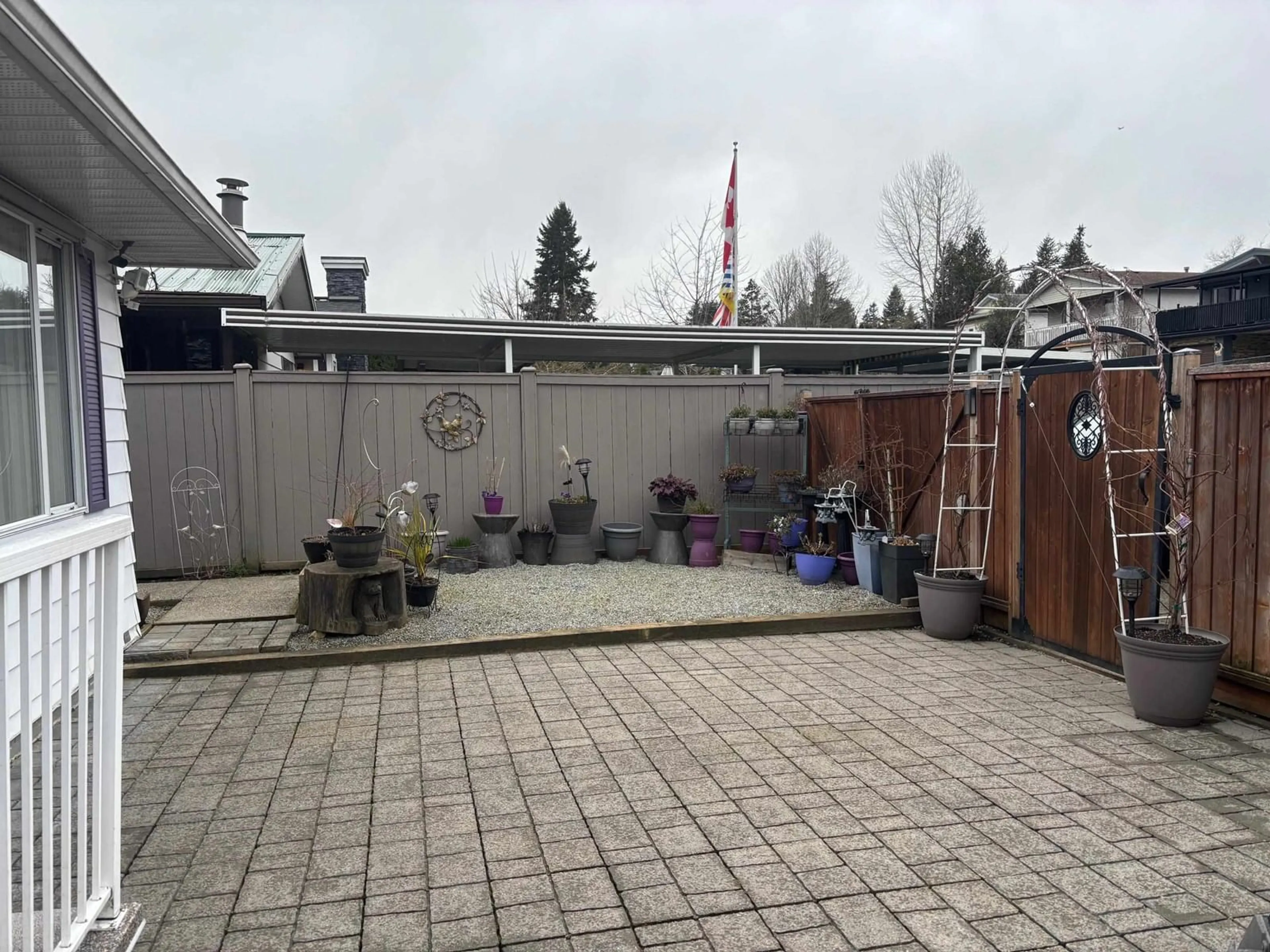 Patio, street for 33138 MYRTLE, Mission British Columbia V2V5W1