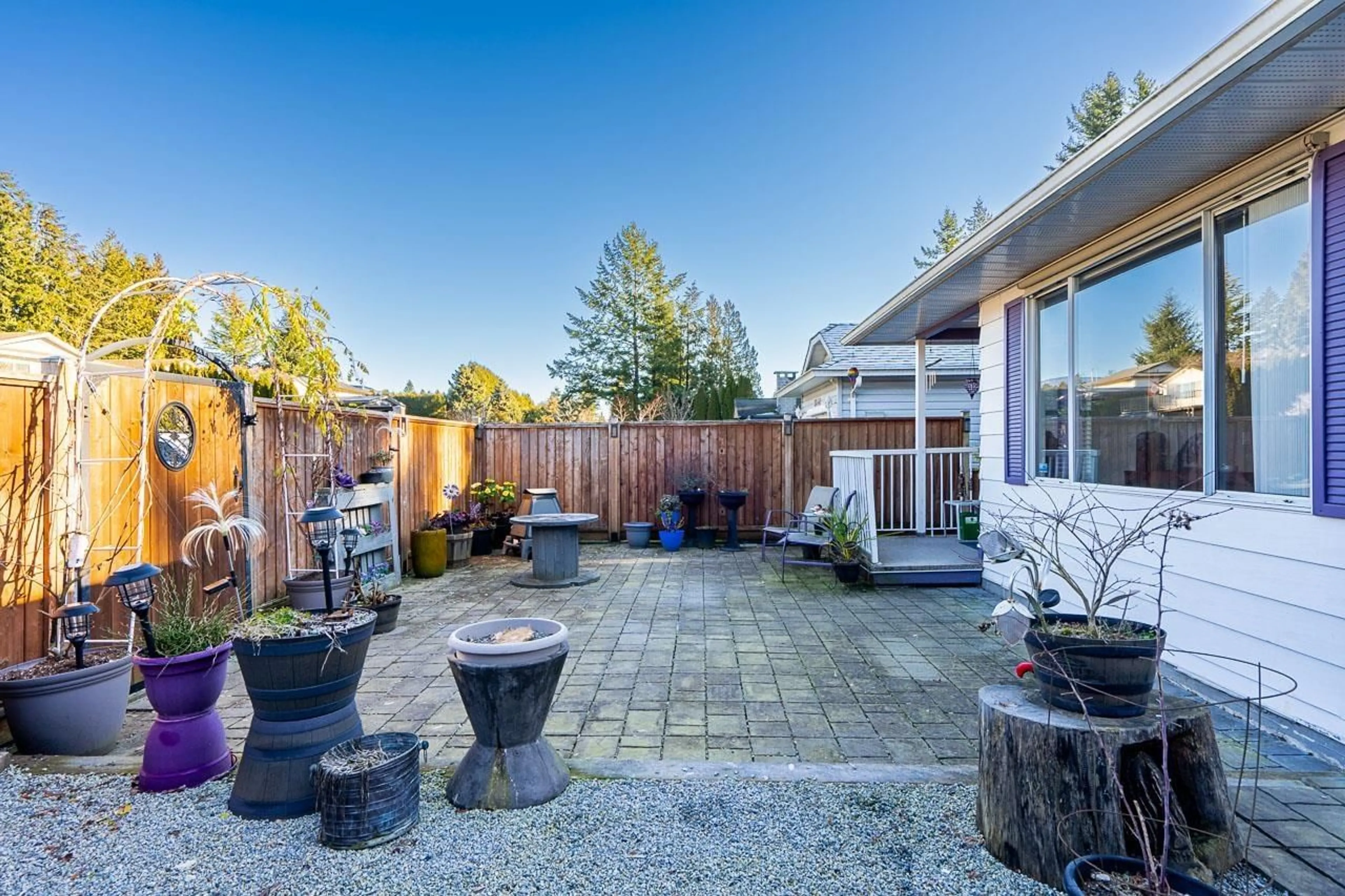 Patio, street for 33138 MYRTLE AVENUE, Mission British Columbia V2V5W1