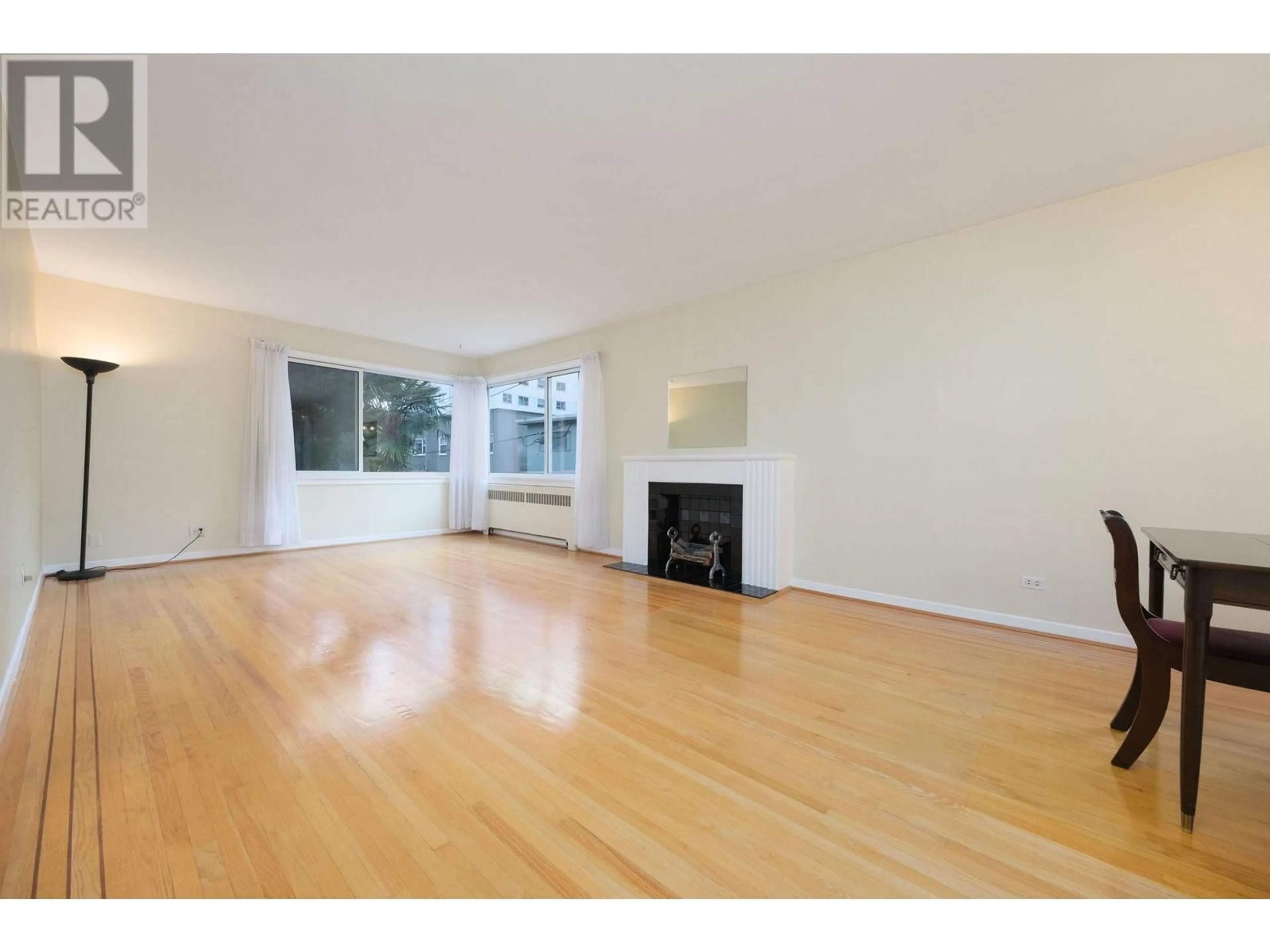 A pic of a room for 203 1878 ROBSON STREET, Vancouver British Columbia V6G1E3