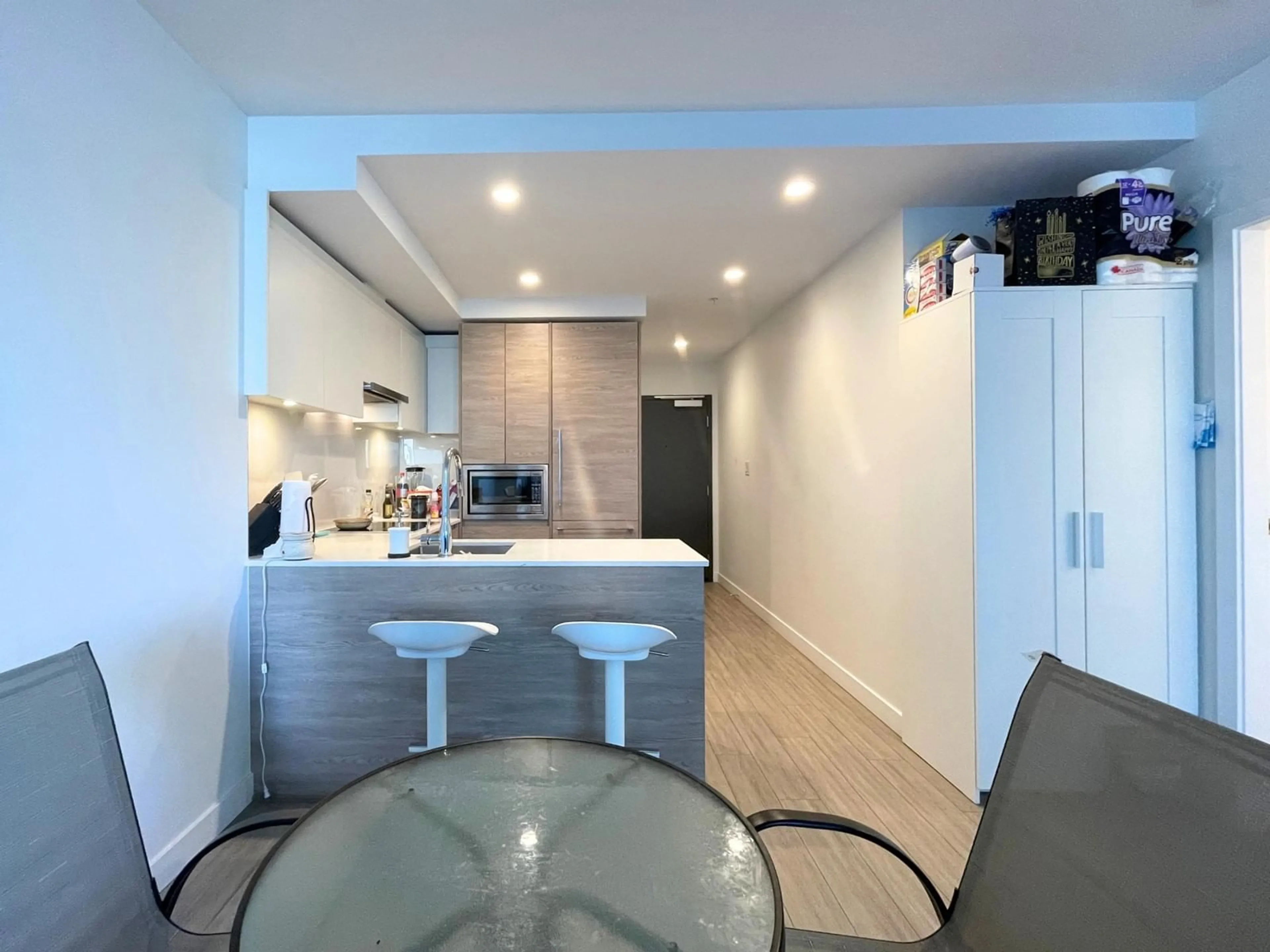 Open concept kitchen, unknown for 1505 13615 FRASER HIGHWAY, Surrey British Columbia V3T0P7