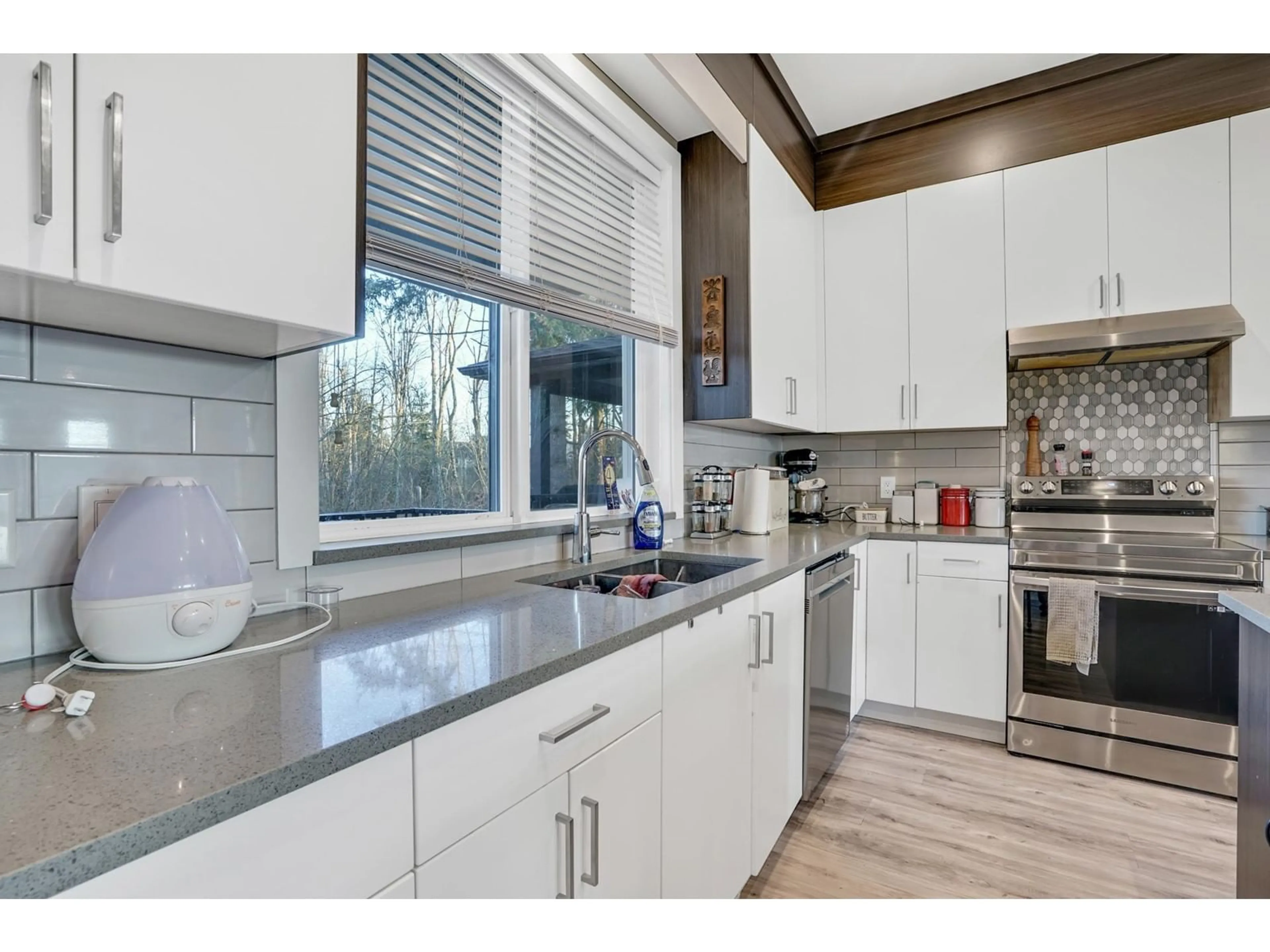 Open concept kitchen, unknown for 8518 LEGACE DRIVE, Mission British Columbia V2V0H1