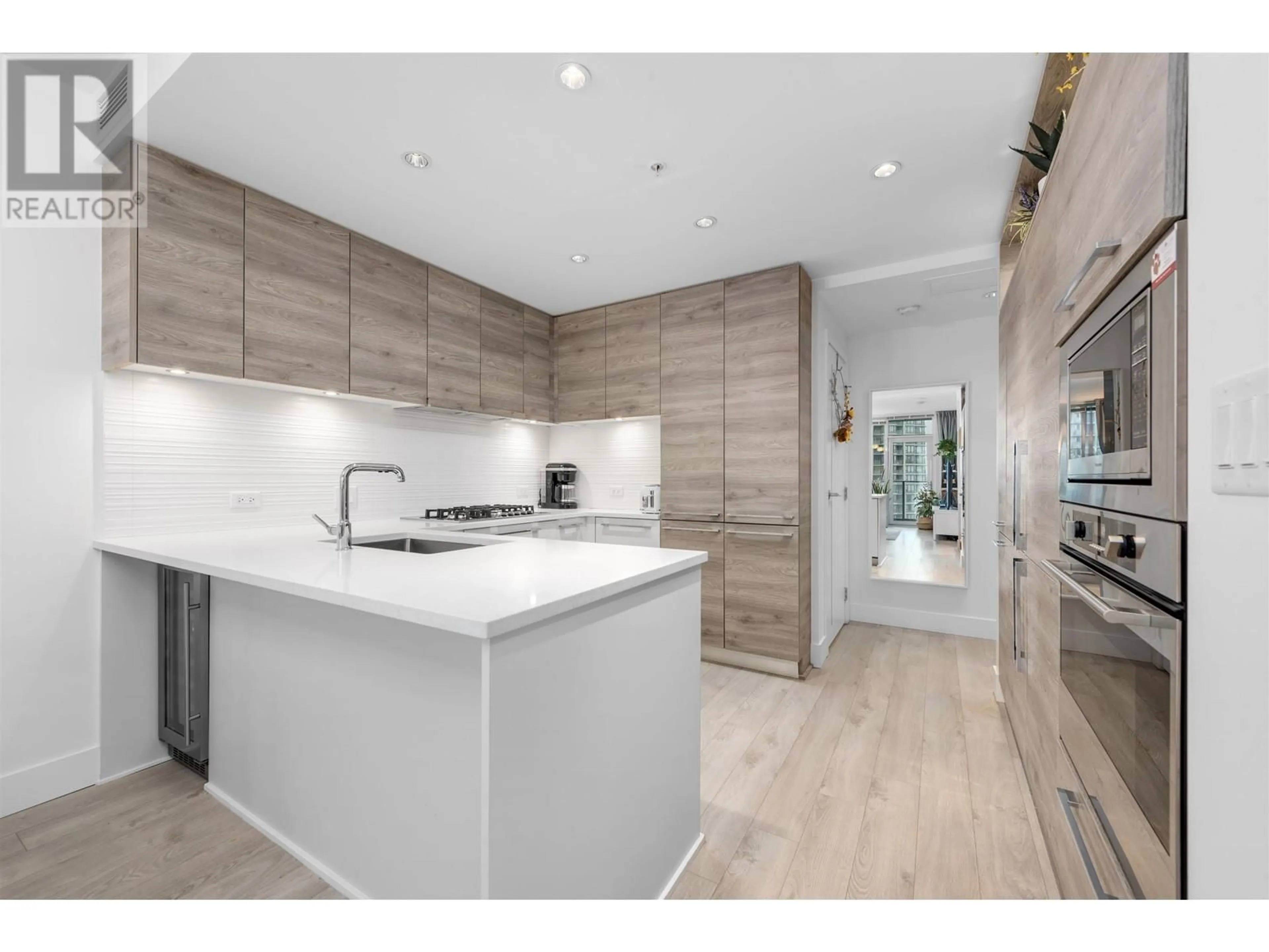 Open concept kitchen, unknown for 1711 7388 KINGSWAY STREET, Burnaby British Columbia V3N0G9