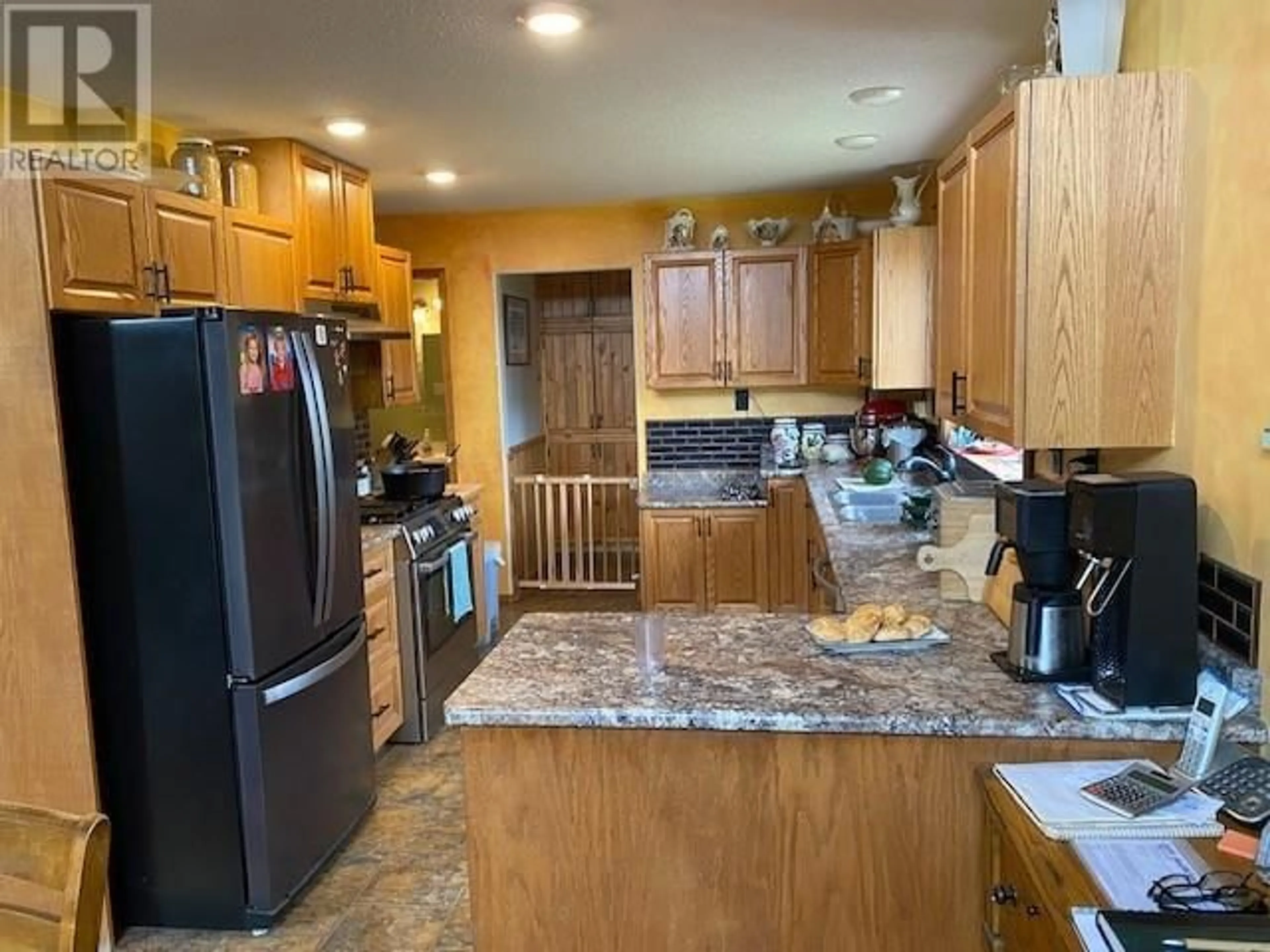 Open concept kitchen, unknown for 29850 W 16 HIGHWAY, Burns Lake British Columbia V0J1E0