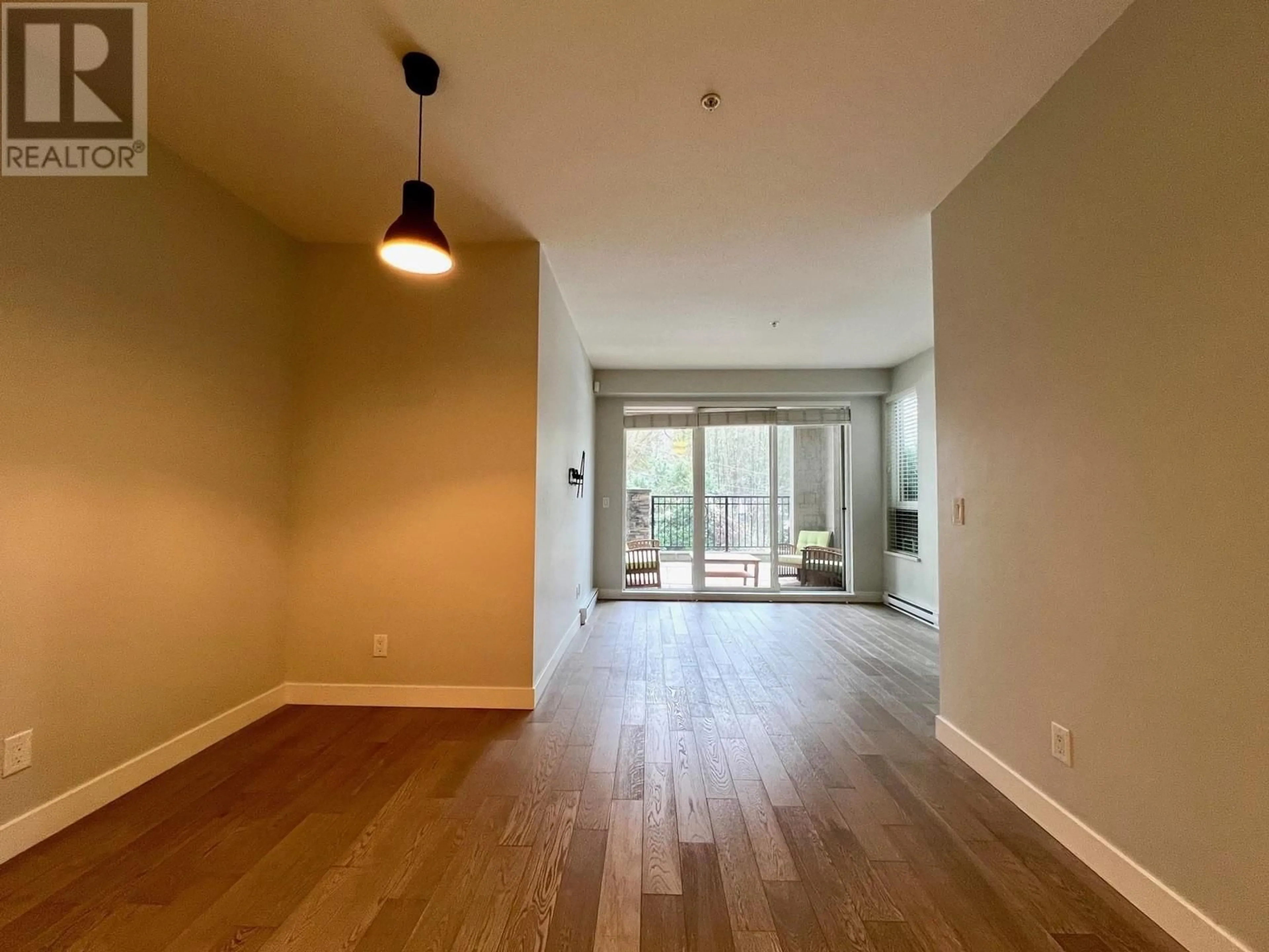 A pic of a room for 219 - 3399 NOEL DRIVE, Burnaby British Columbia V3J0G8