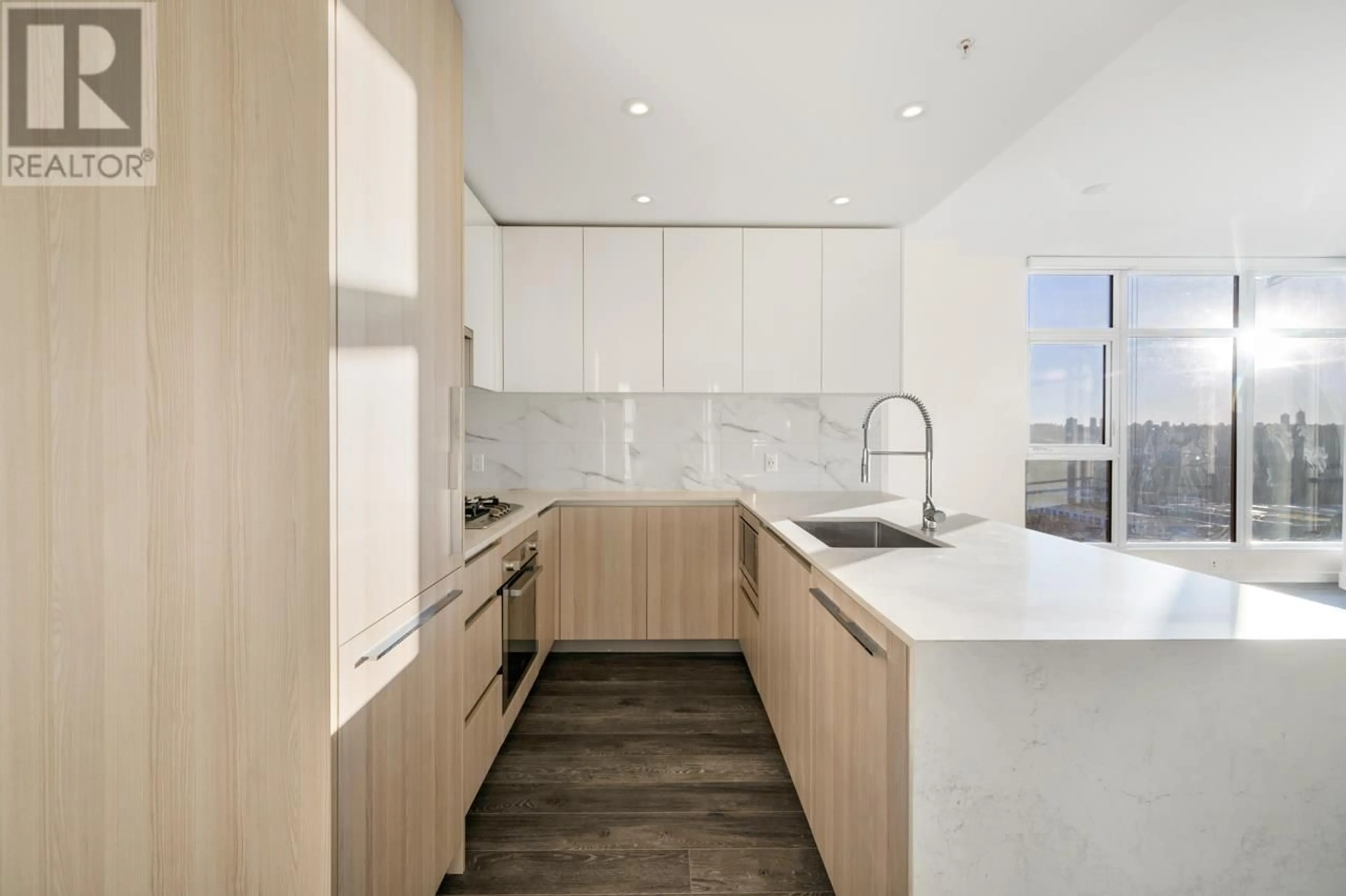 Unknown for 1807 - 5333 GORING STREET, Burnaby British Columbia V5B0B6