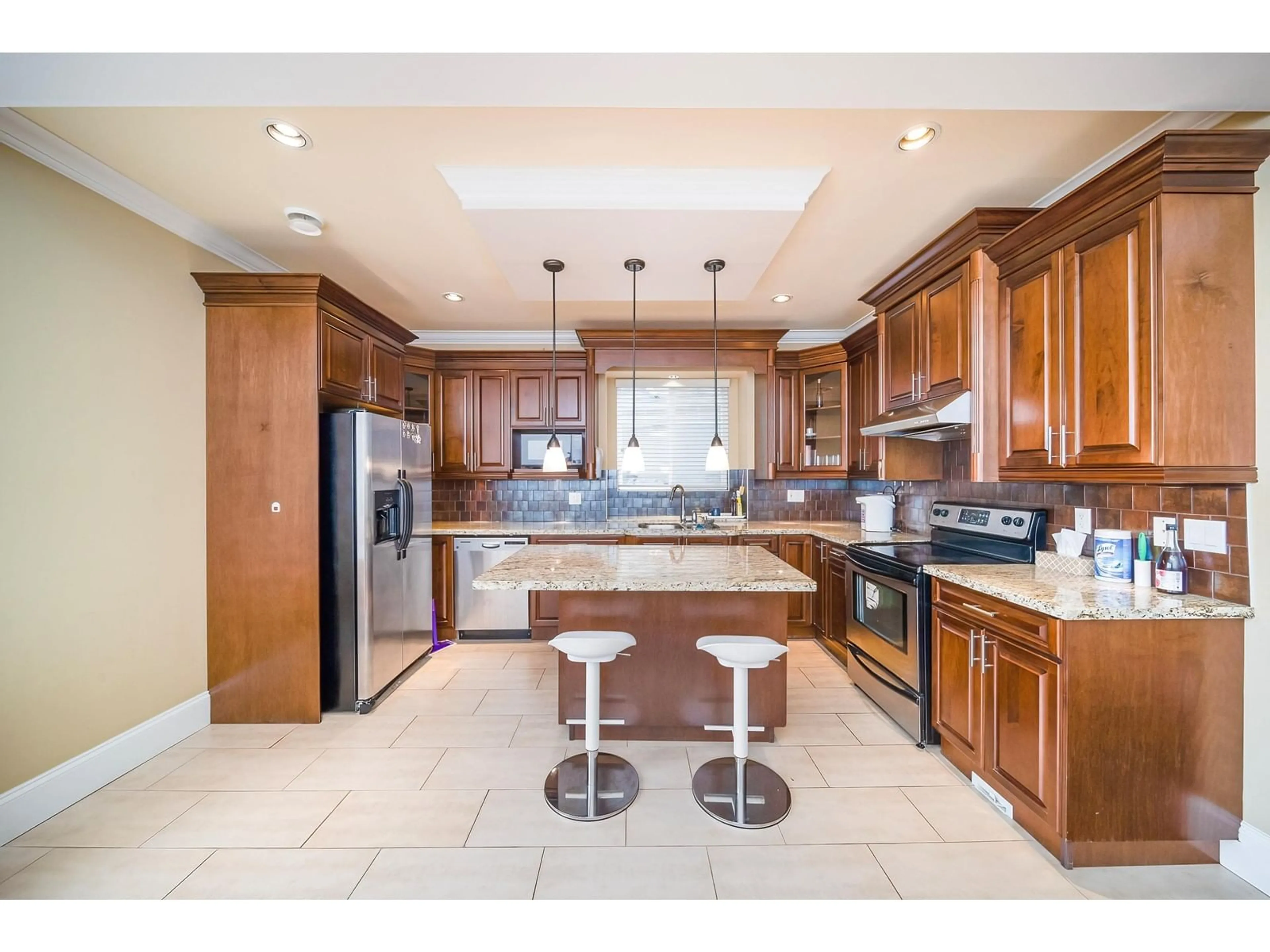 Open concept kitchen, ceramic/tile floor for 8873 112, Delta British Columbia V4C4X5