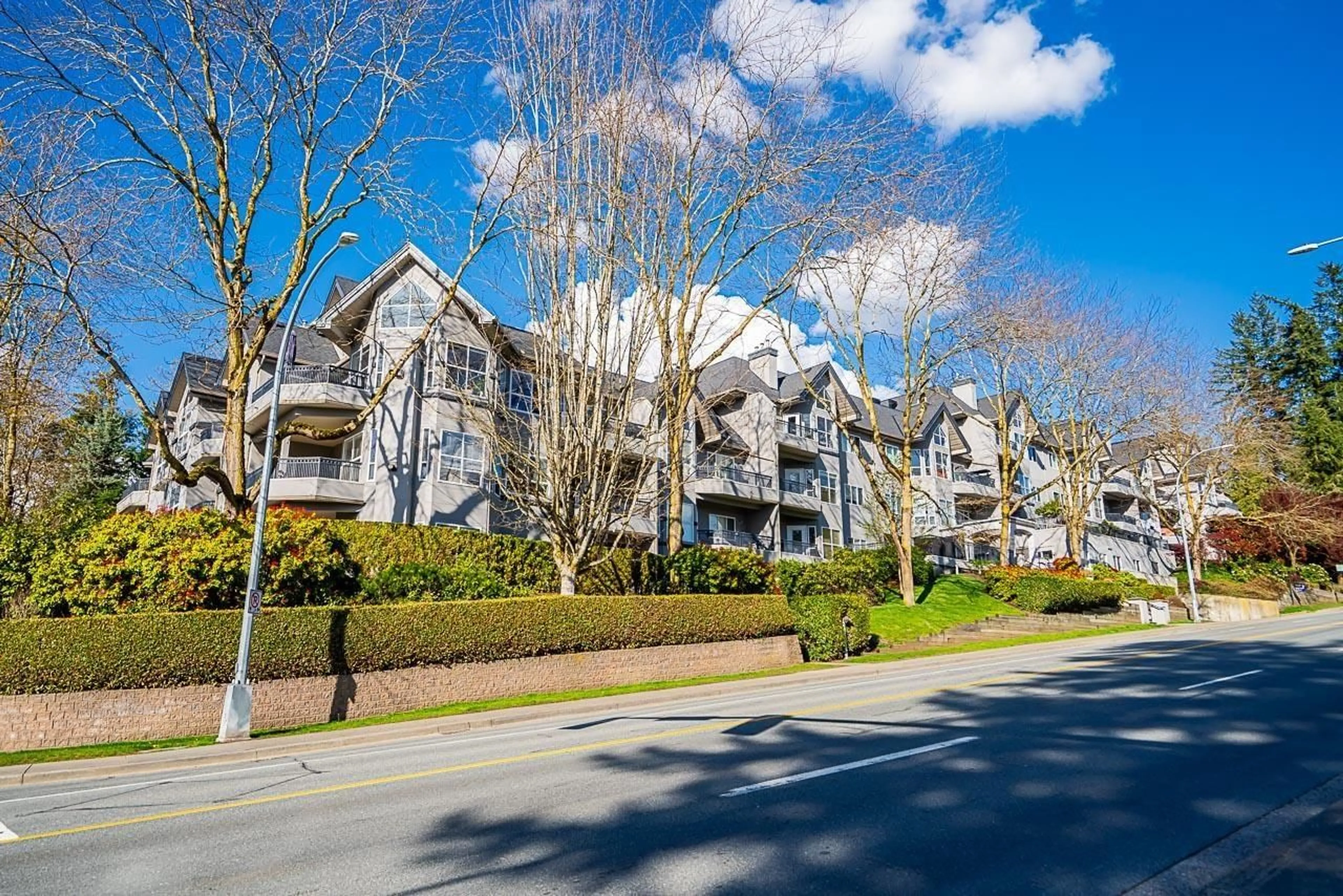 A pic from outside/outdoor area/front of a property/back of a property/a pic from drone, street for 204 34101 OLD YALE ROAD, Abbotsford British Columbia V2S2K4