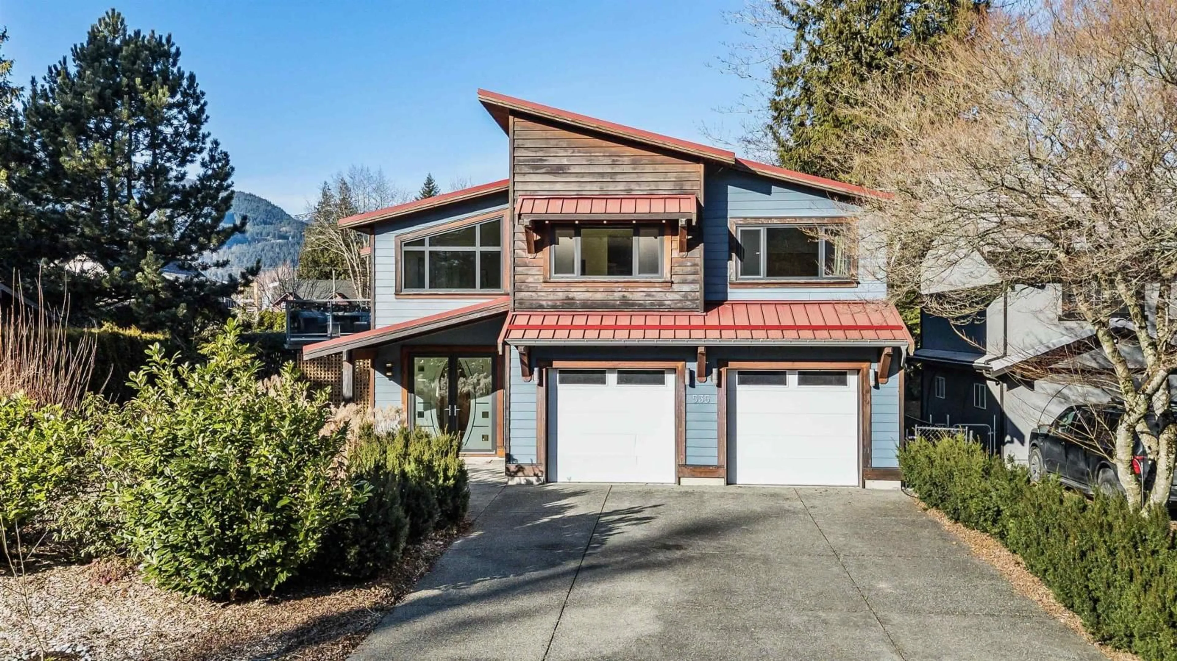 Home with brick exterior material, street for 535 NAISMITH AVENUE|Harrison Hot Springs, Harrison Hot Springs British Columbia V0M1K0