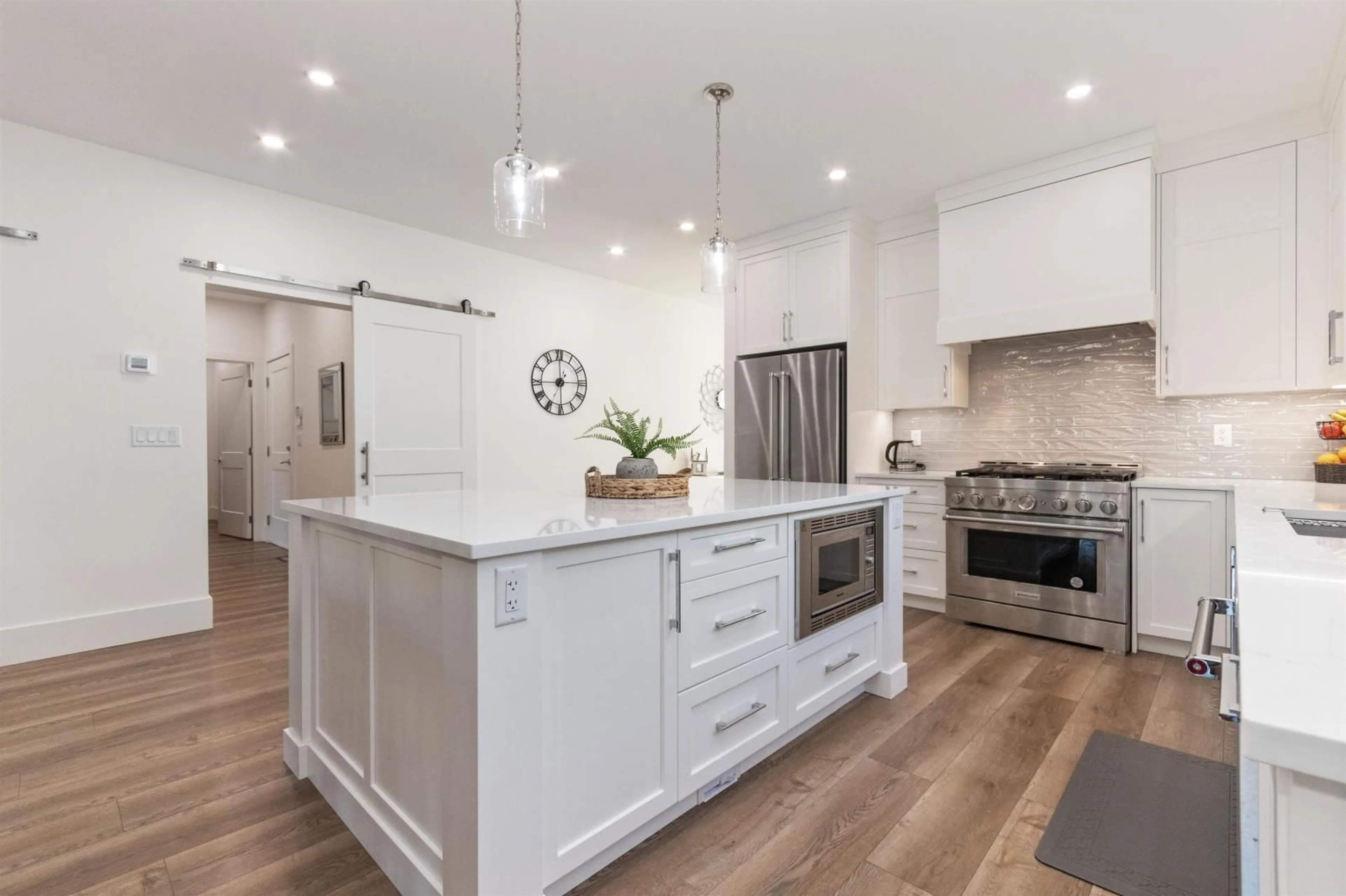 Open concept kitchen, unknown for 63711 ROSEWOOD AVENUE|Hope, Hope British Columbia V0X1L2