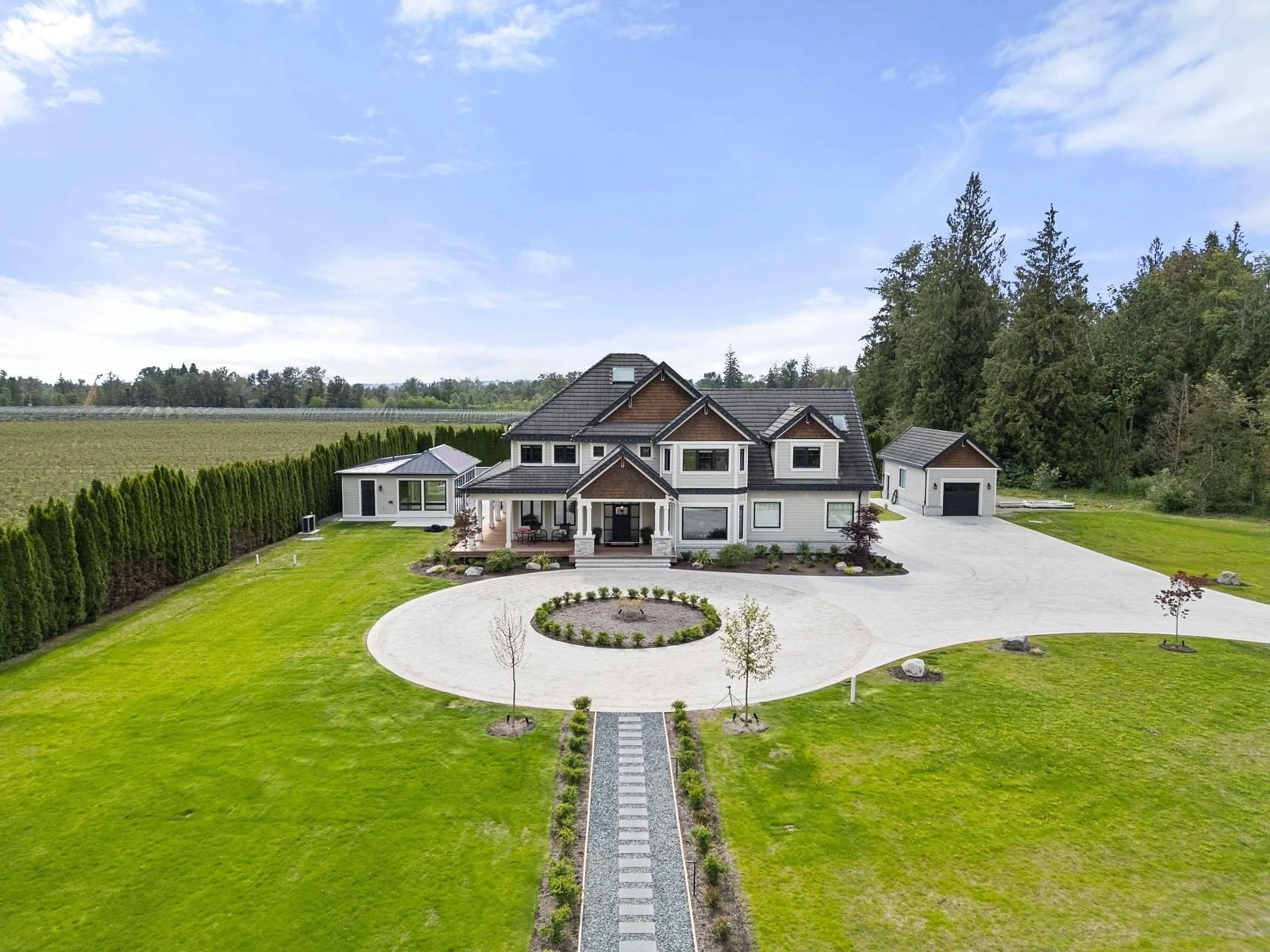 A pic from outside/outdoor area/front of a property/back of a property/a pic from drone, mountain view for 7547 240 STREET, Langley British Columbia V1M3P8