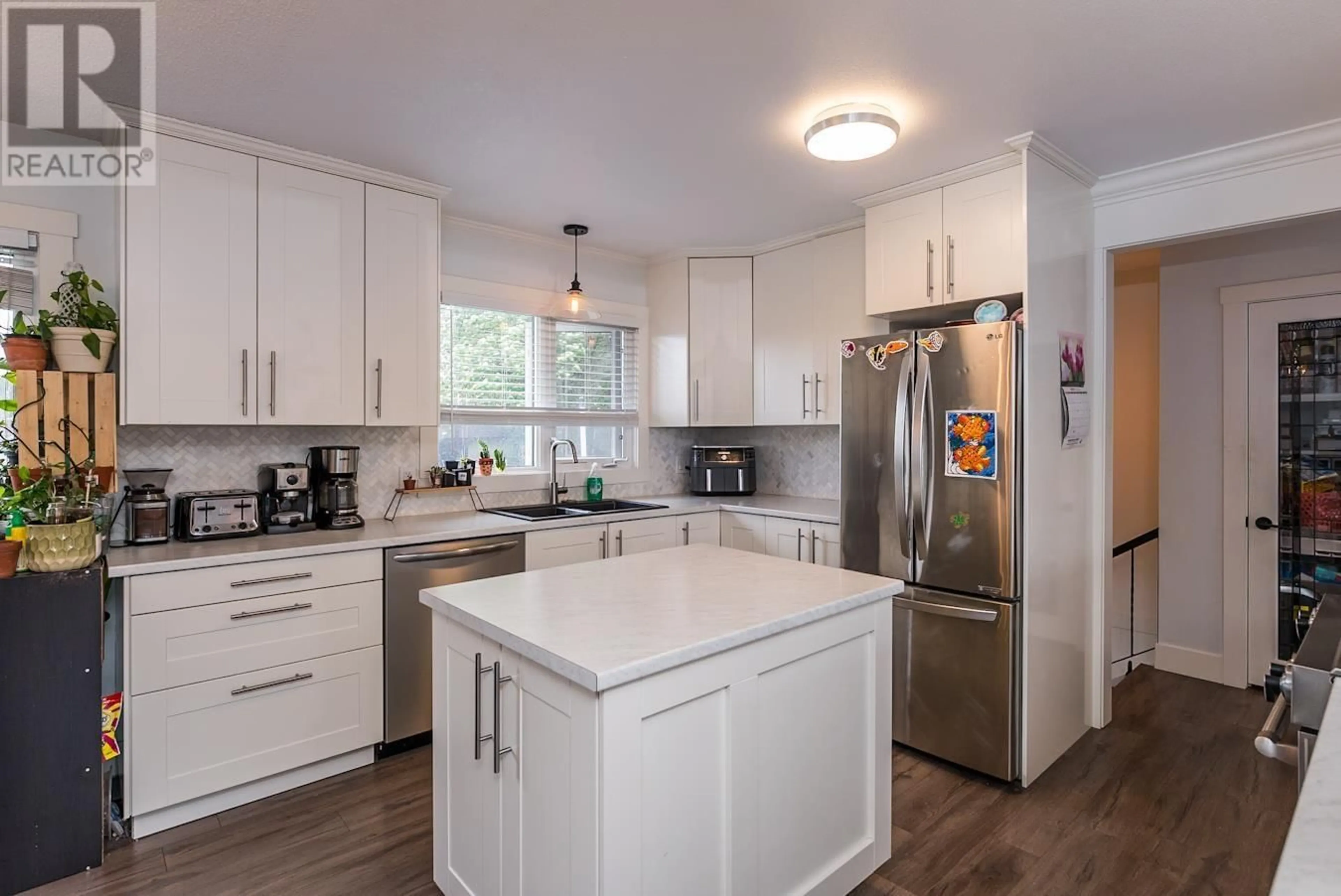 Open concept kitchen, unknown for 943 VEDDER CRESCENT, Prince George British Columbia V2M3T1