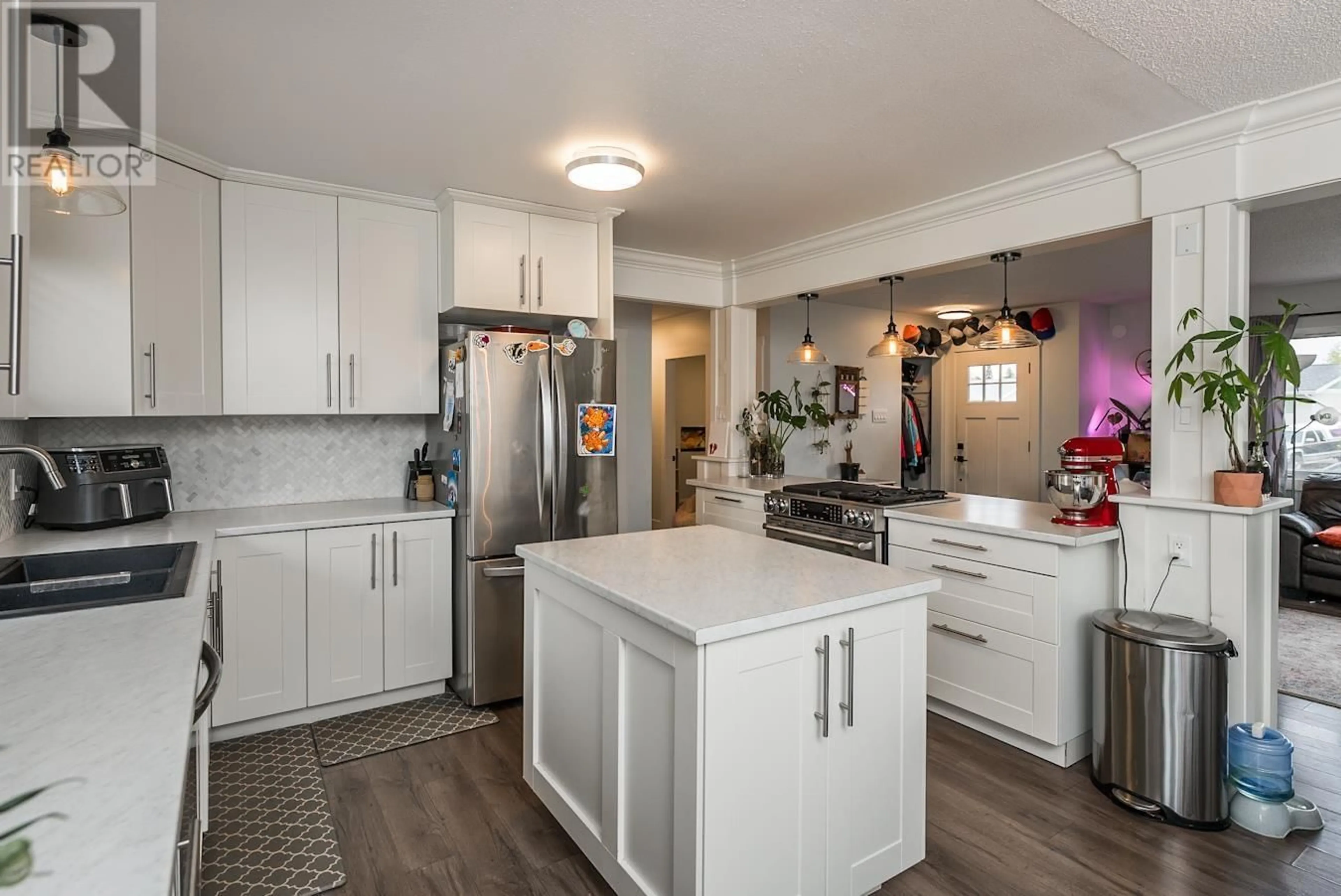 Open concept kitchen, unknown for 943 VEDDER CRESCENT, Prince George British Columbia V2M3T1