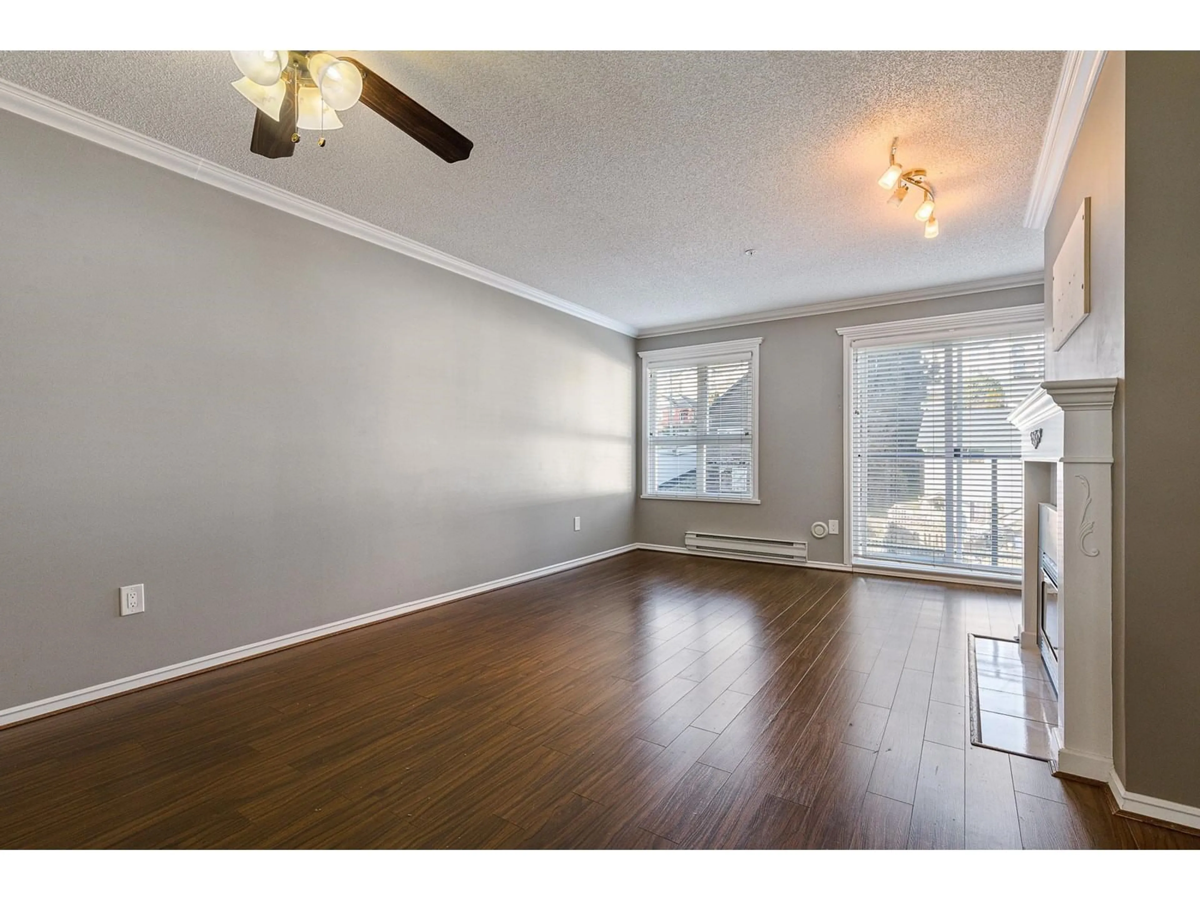 A pic of a room for 417 33165 2ND AVENUE, Mission British Columbia V2V6T8