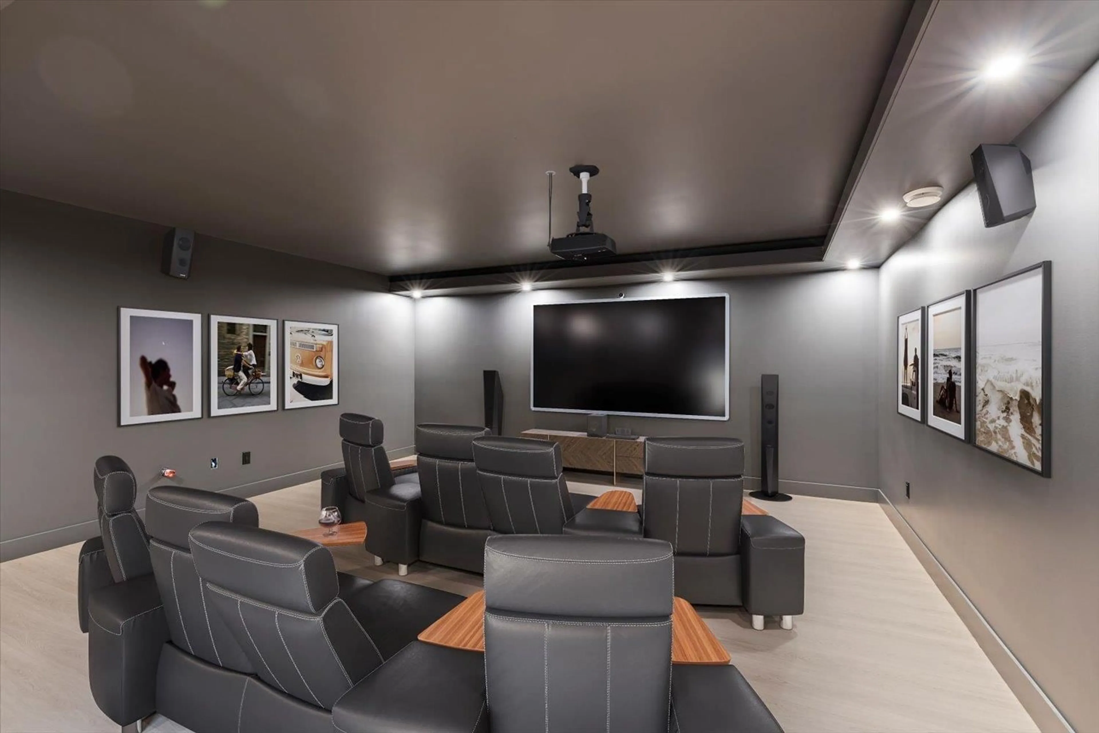 Home theater for 35 4217 OLD CLAYBURN ROAD, Abbotsford British Columbia V3G1L5