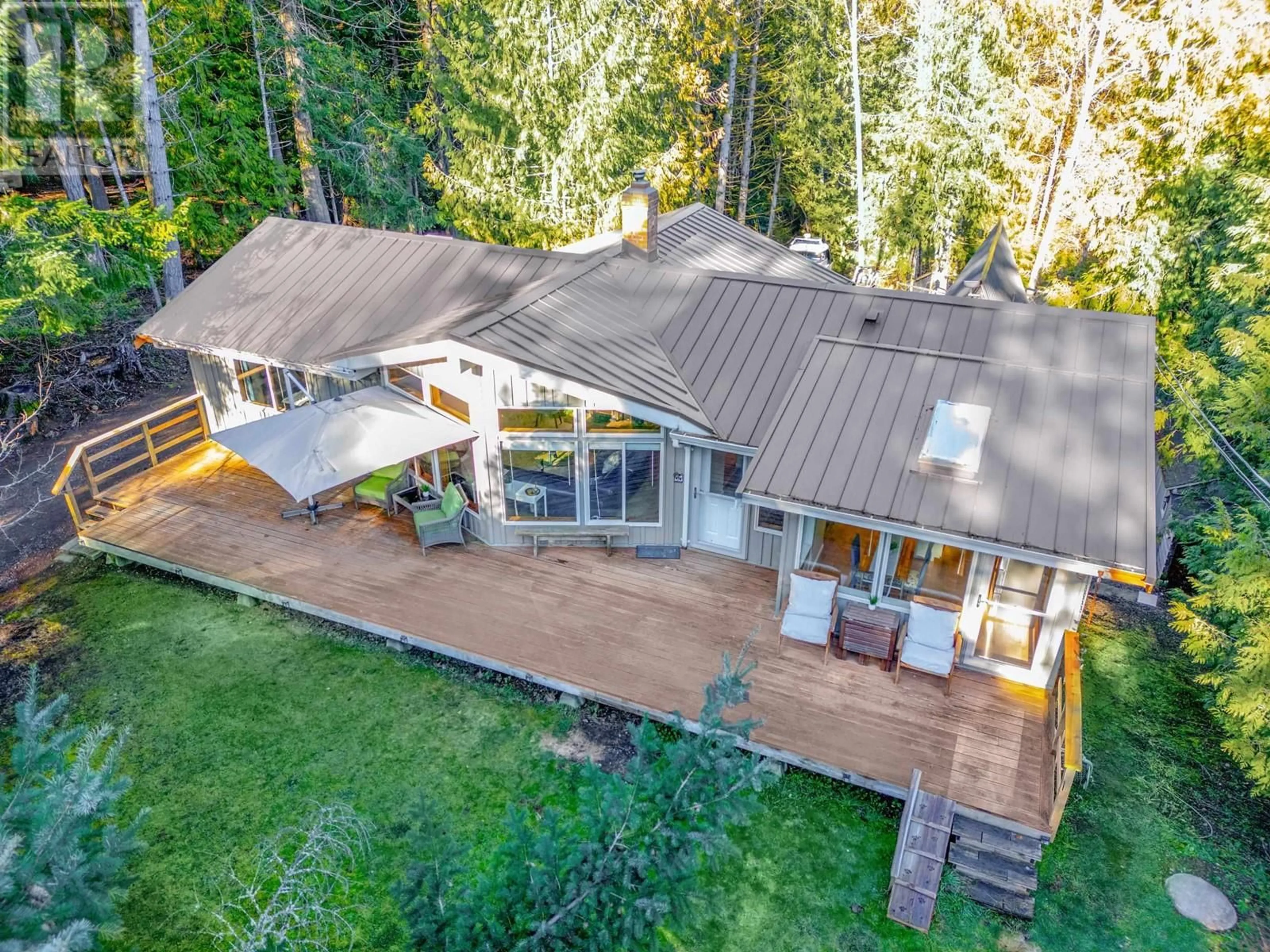 A pic from outside/outdoor area/front of a property/back of a property/a pic from drone, forest/trees view for 3722 BOSUN WAY, Pender Island British Columbia V0N2M0