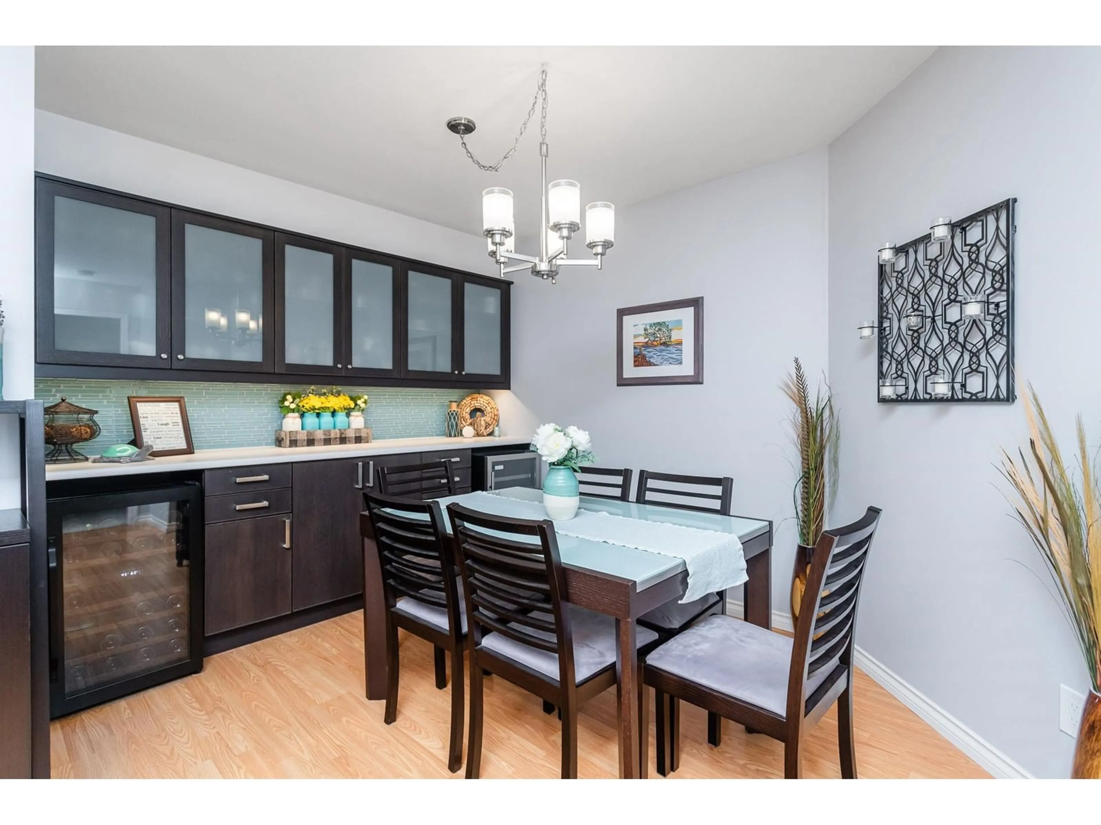 Dining room, wood/laminate floor for 301 12088 66 AVENUE, Surrey British Columbia V3W1Z9