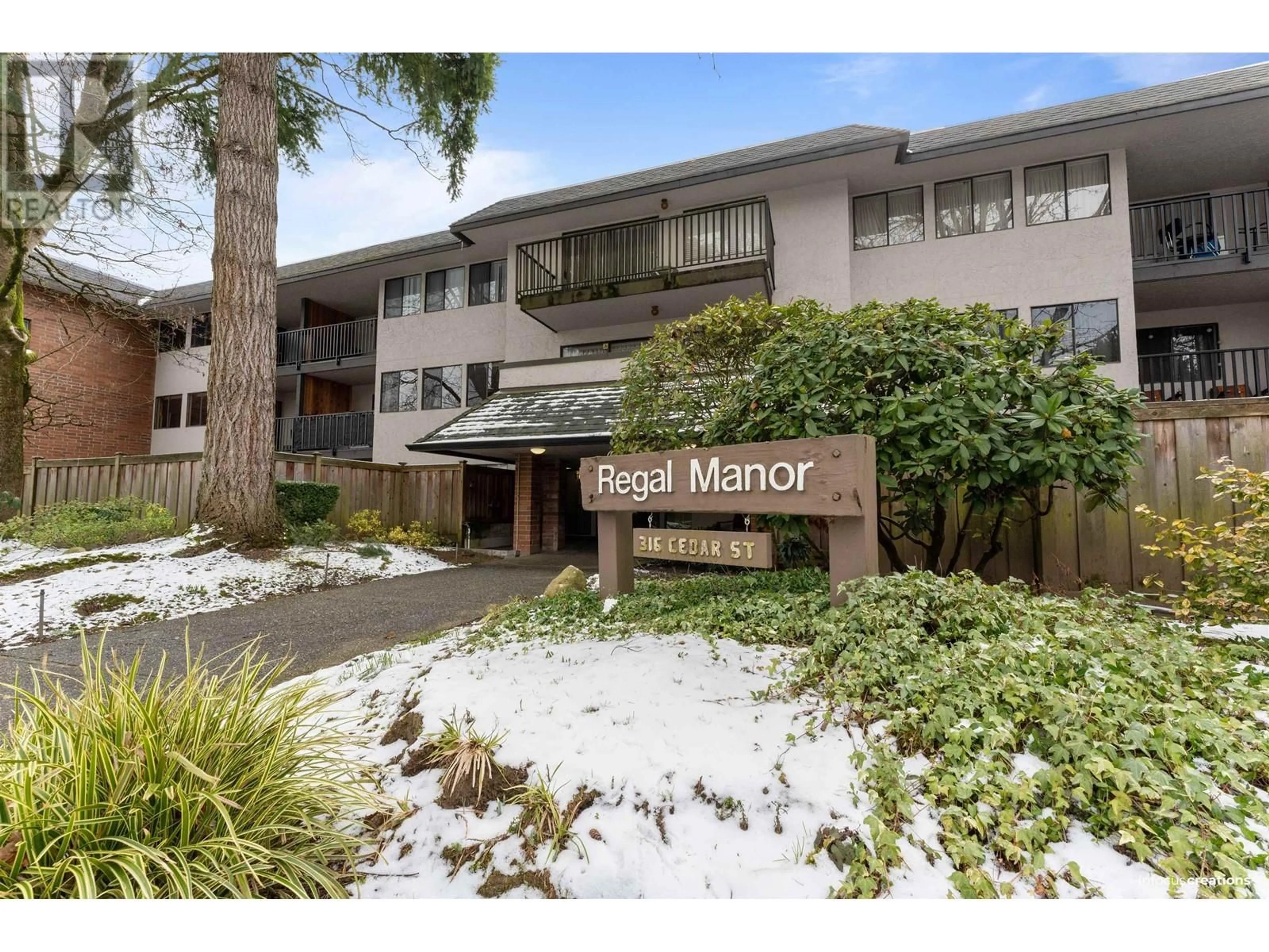 Indoor foyer for 107 - 316 CEDAR STREET, New Westminster British Columbia V3L3P1