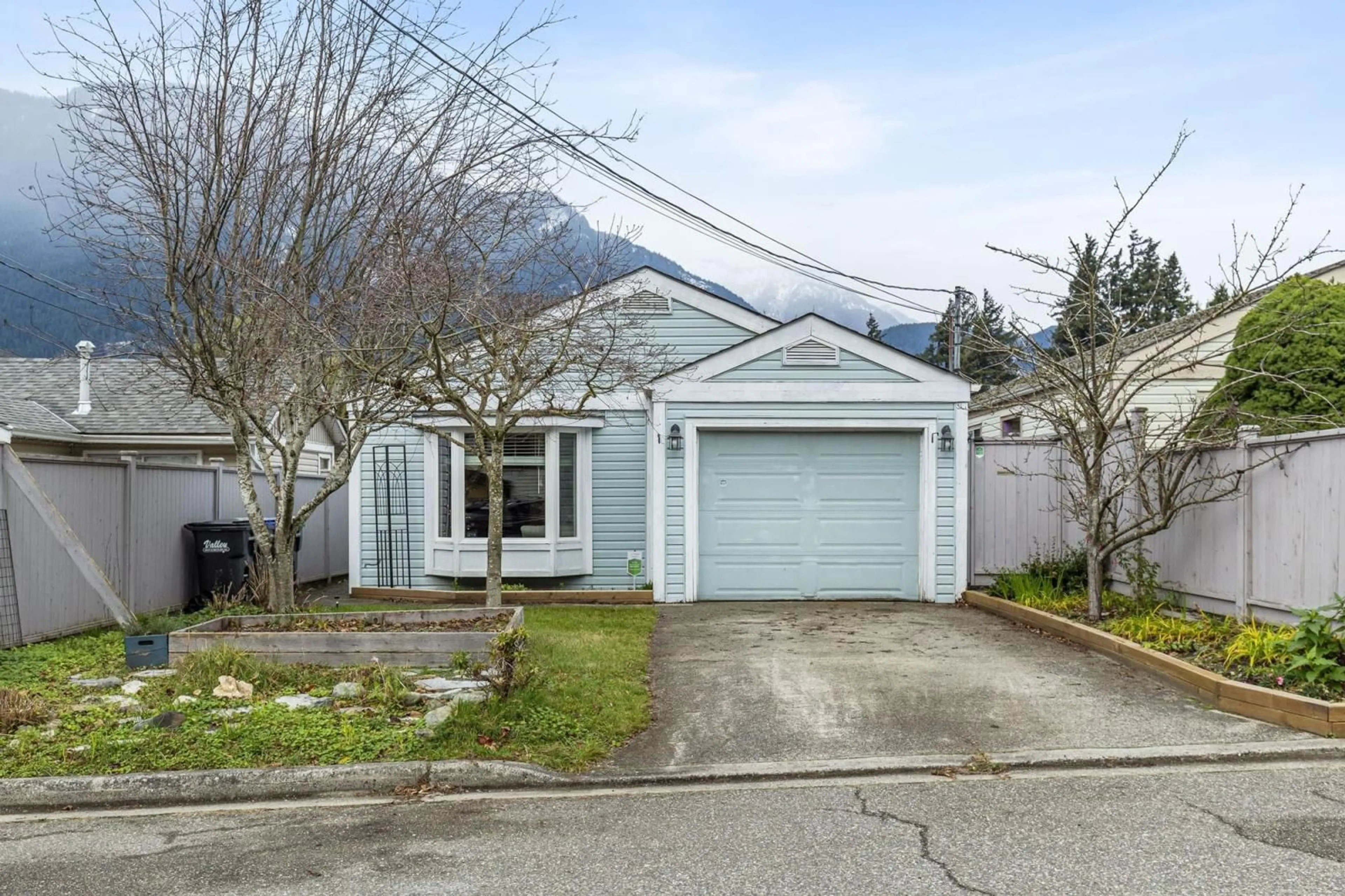 Unknown for 563 DOUGLAS STREET, Hope British Columbia V0X1L0