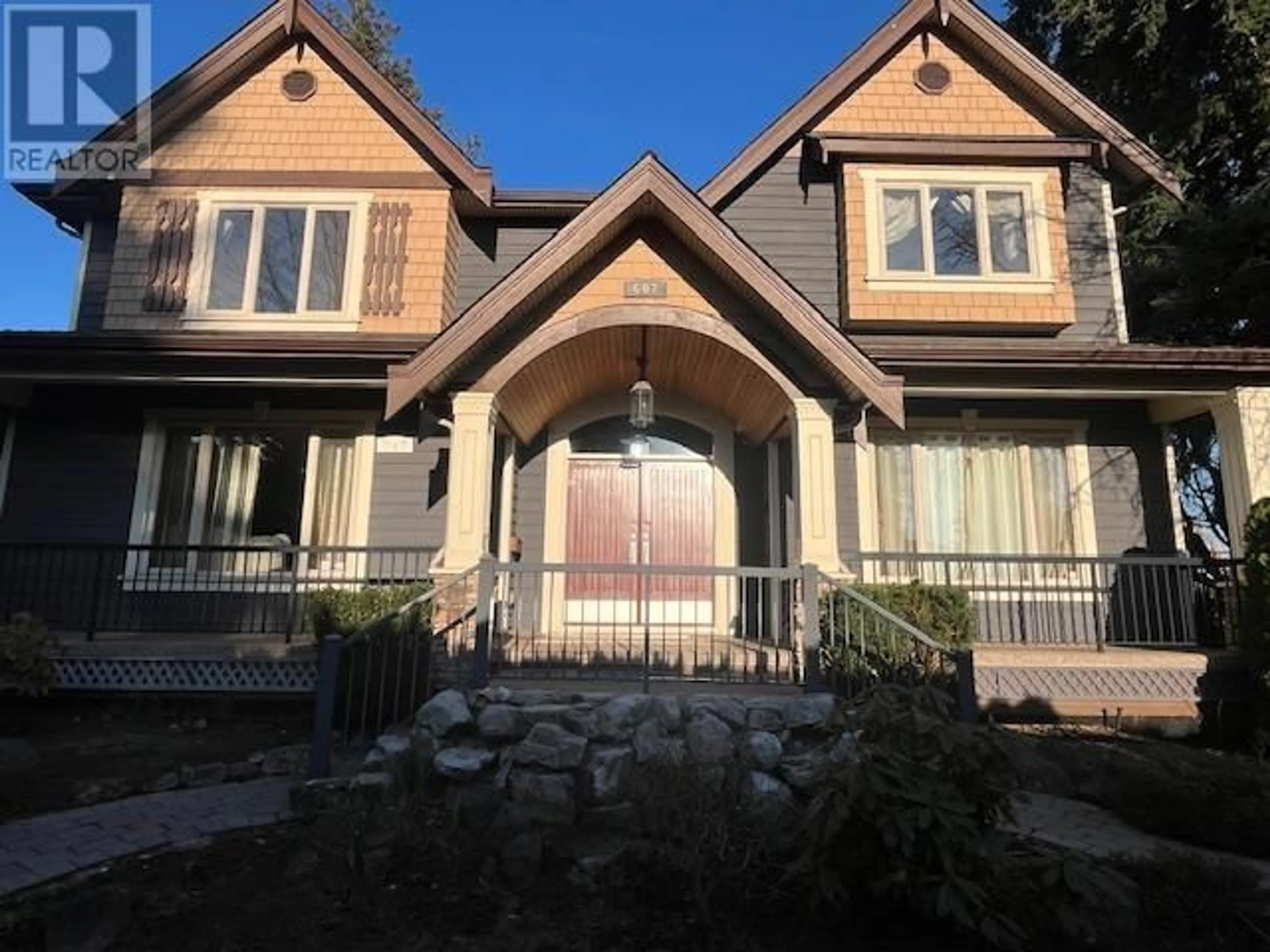 Home with vinyl exterior material, unknown for 607 W 53 AVENUE, Vancouver British Columbia V6P1K2