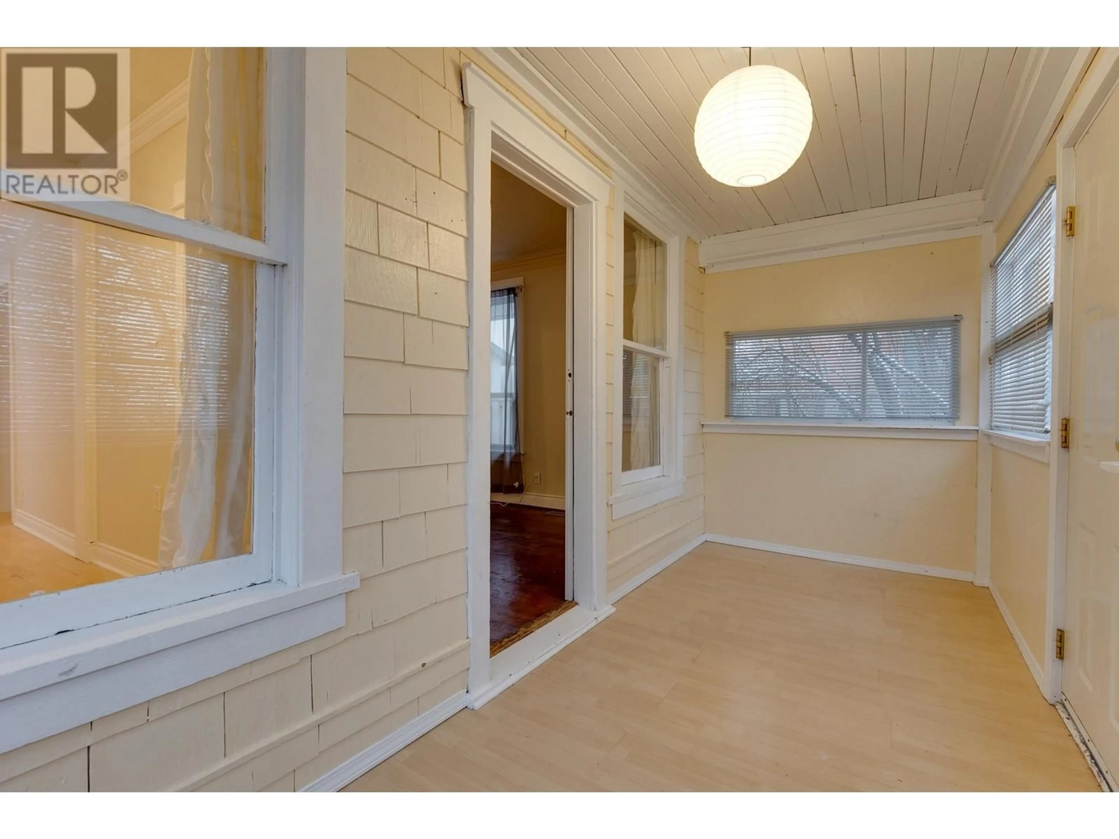 Indoor entryway for 1934 ROSS CRESCENT, Prince George British Columbia V2M1Y5